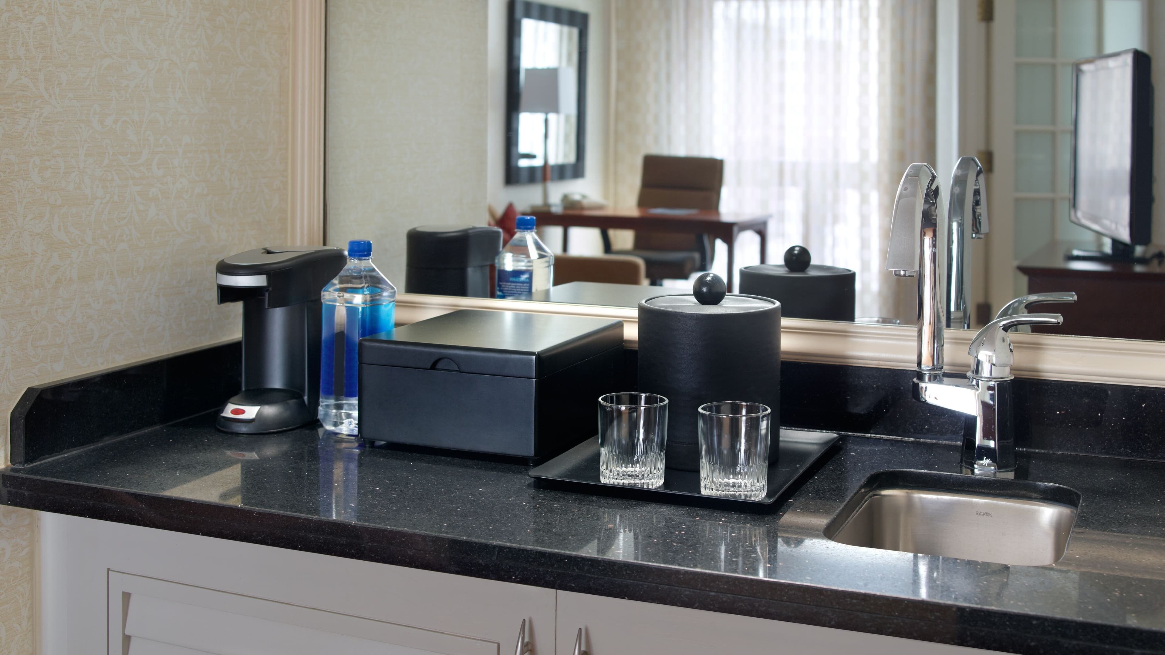 1 Bedroom Suite - Image 6