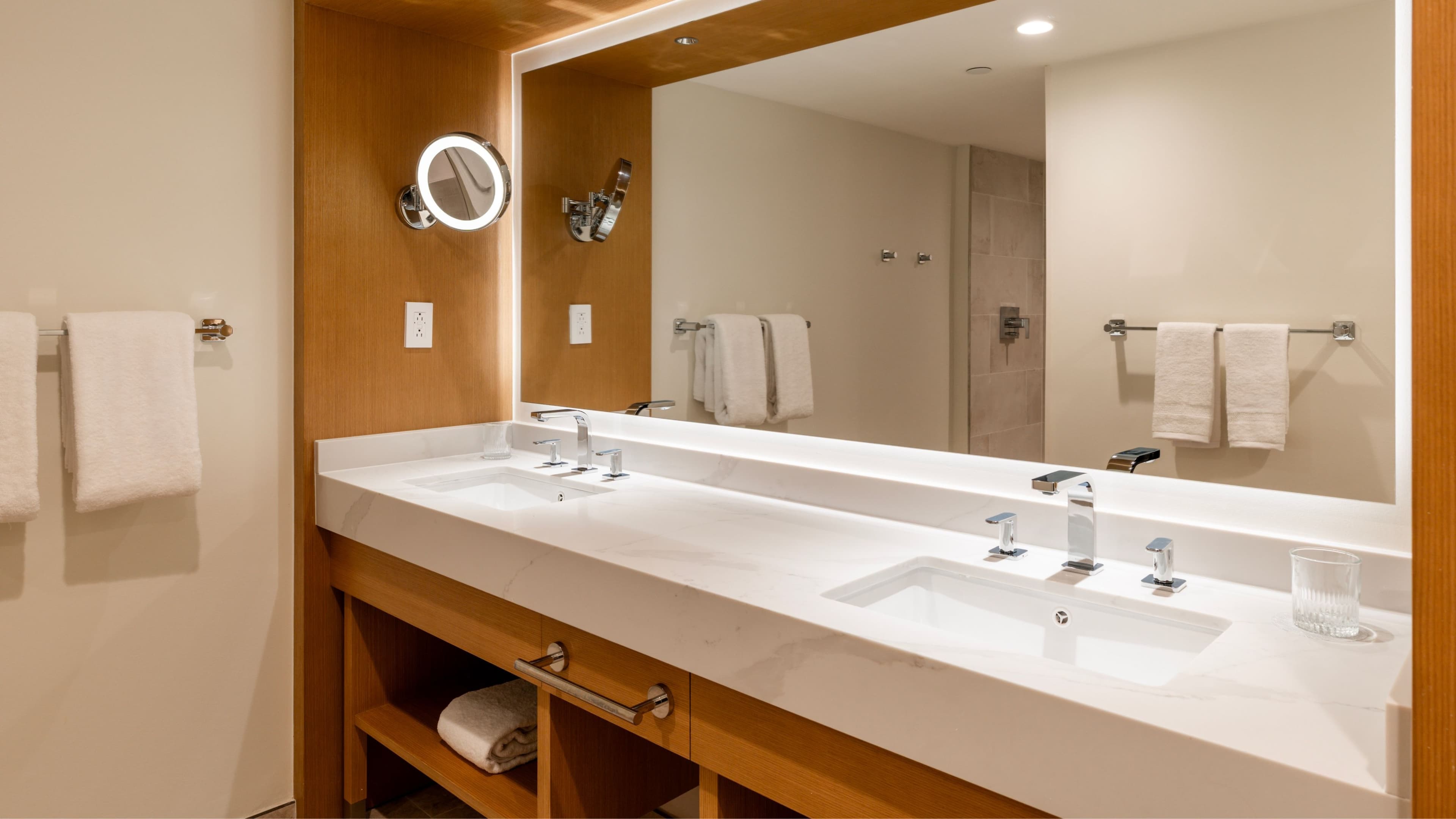 Aruba Marriott Resort & Stellaris Casino - Image 3