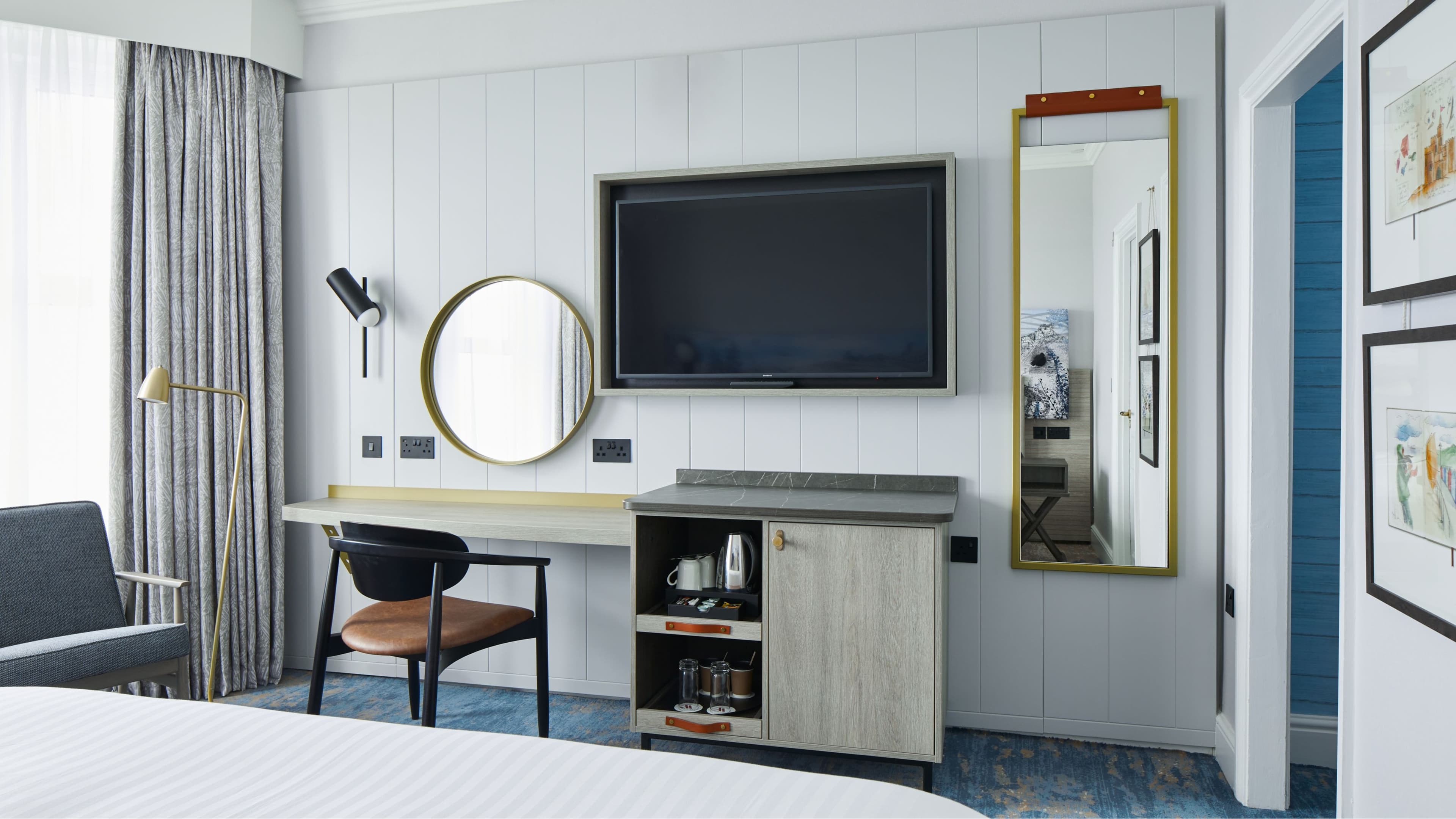 Deluxe Room - Image 2