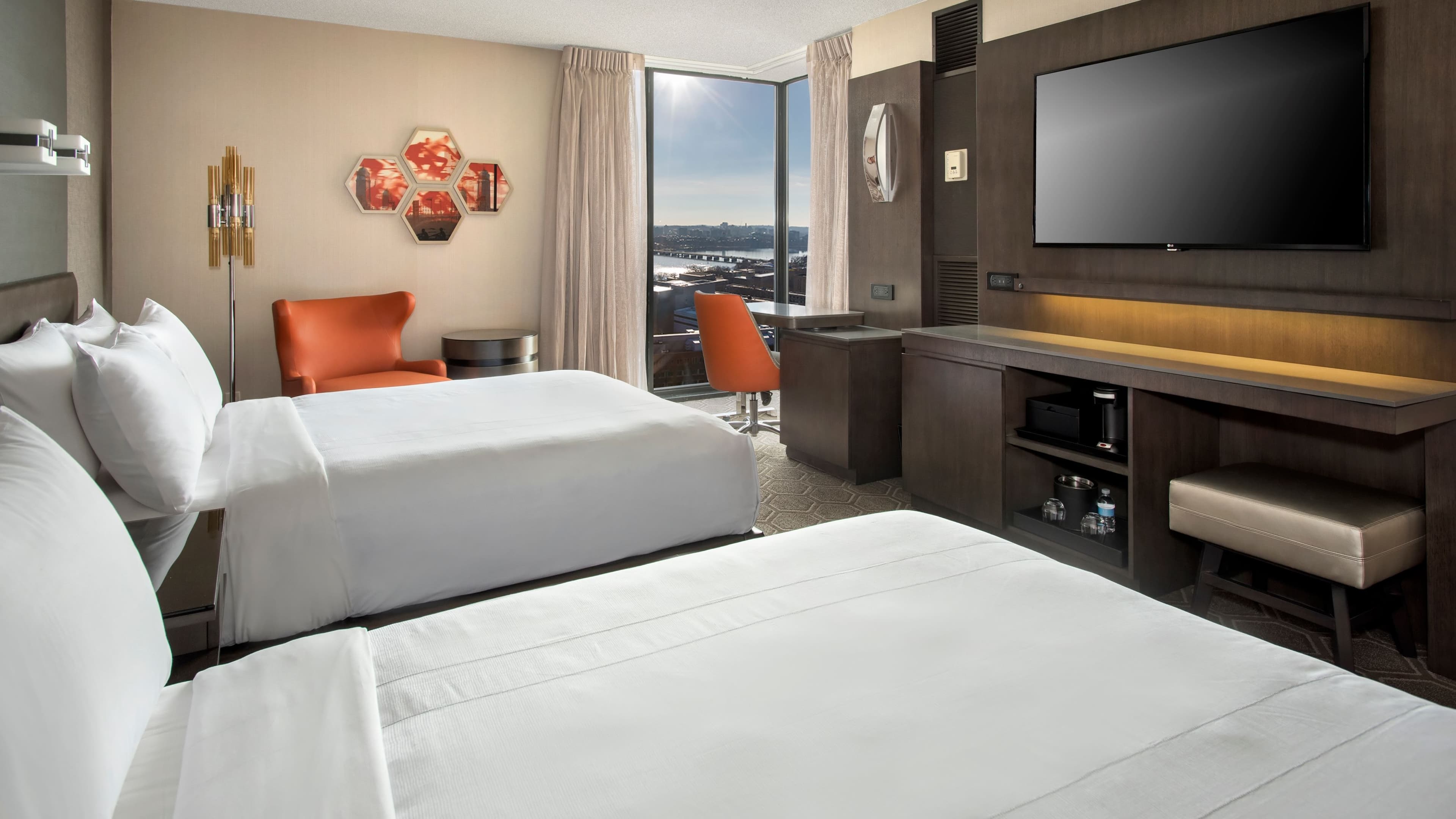 Holiday Inn Express & Suites Boston - Cambridge - Image 2
