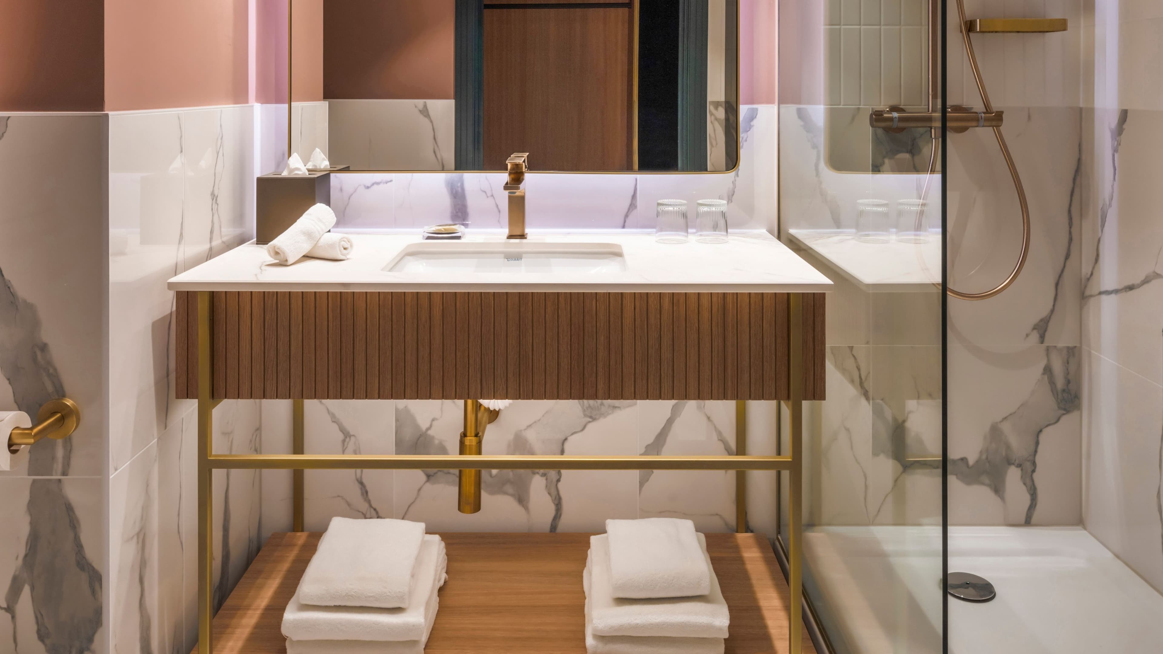 Deluxe Guest room - Image 2