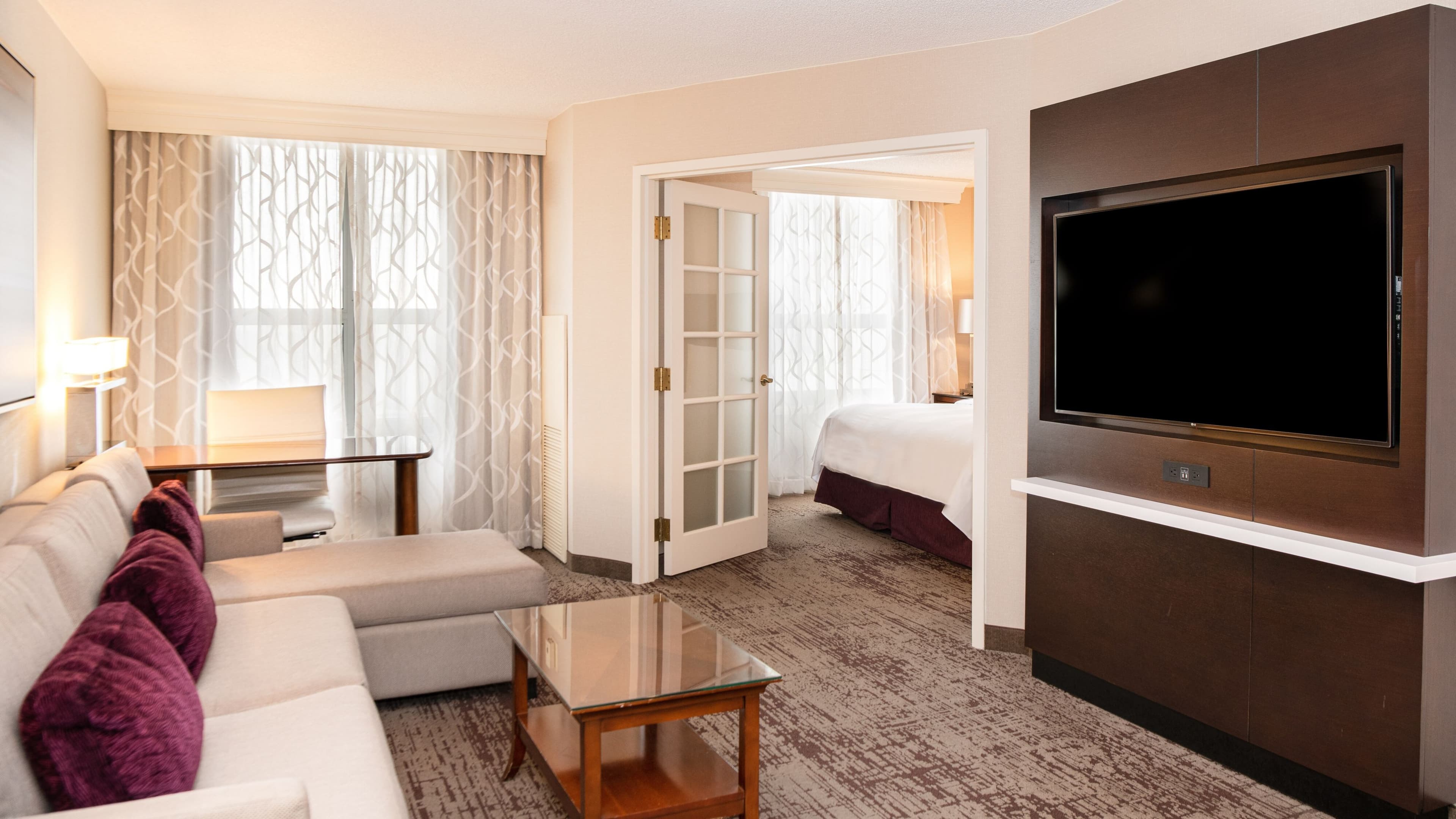 Holiday Inn Express & Suites Chicago O'Hare Airport - Image 5