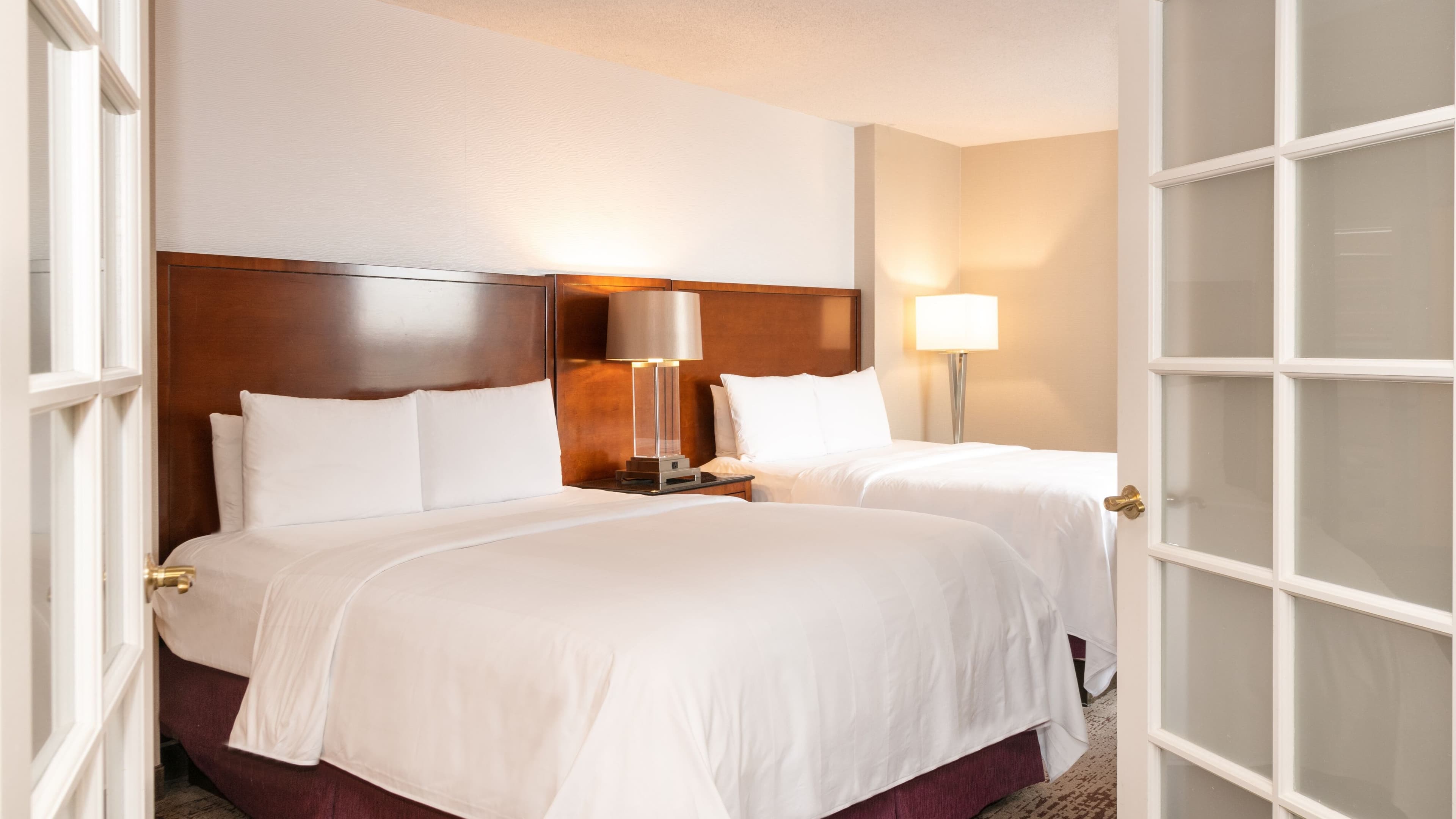 Holiday Inn Express & Suites Chicago O'Hare Airport — 32