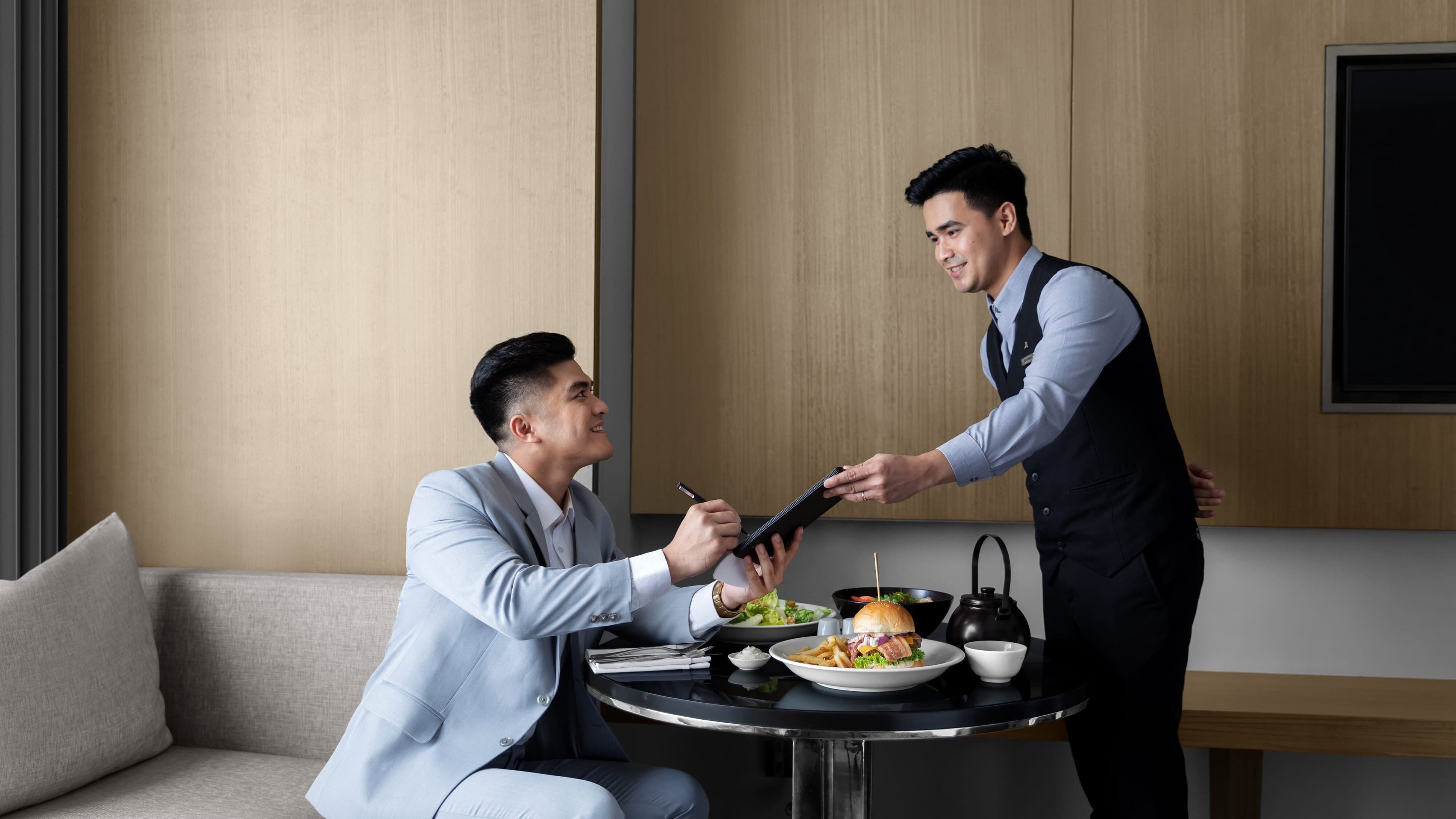 Clark Marriott Hotel — 10