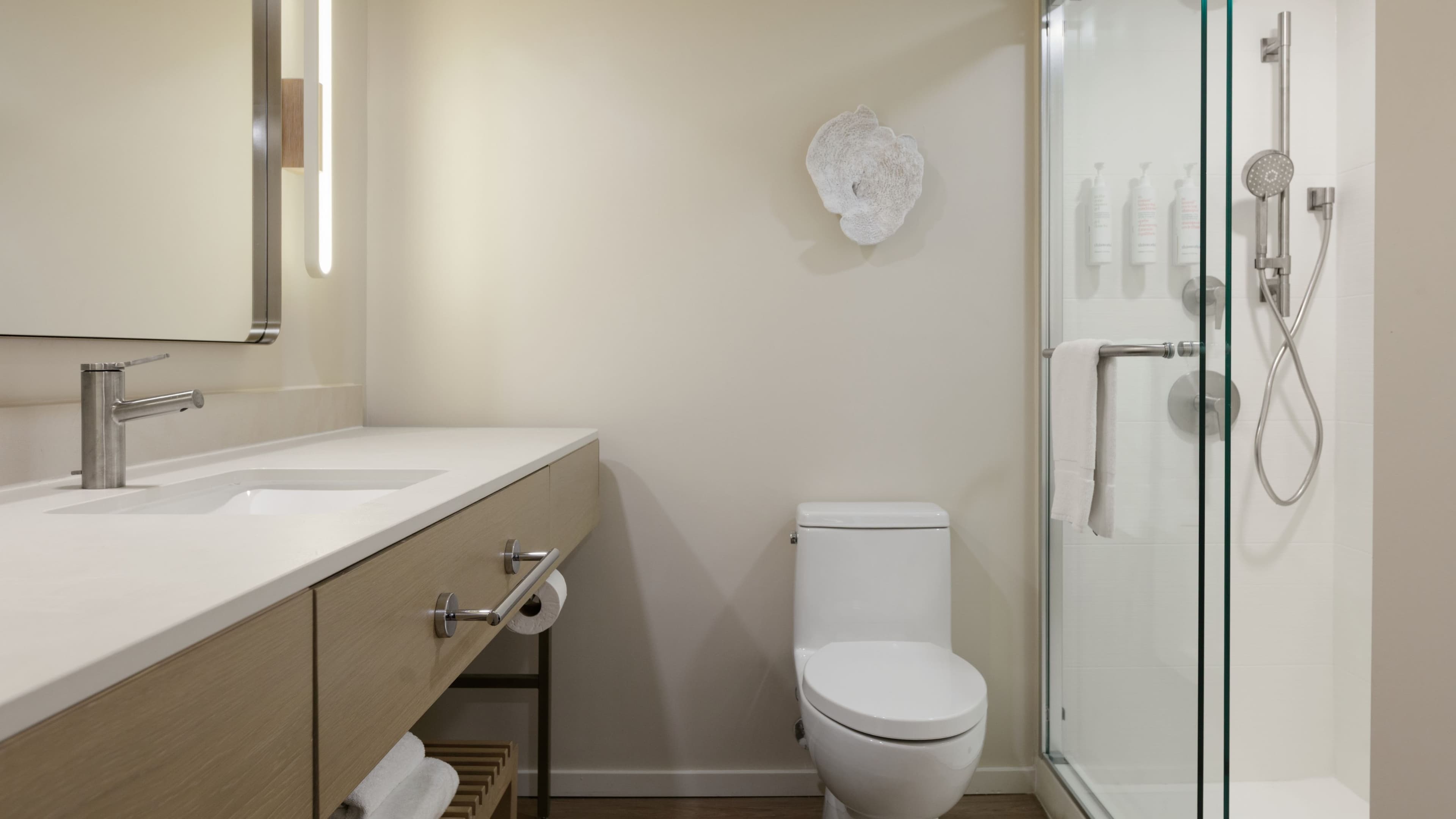 Two Queen Room - Image 4