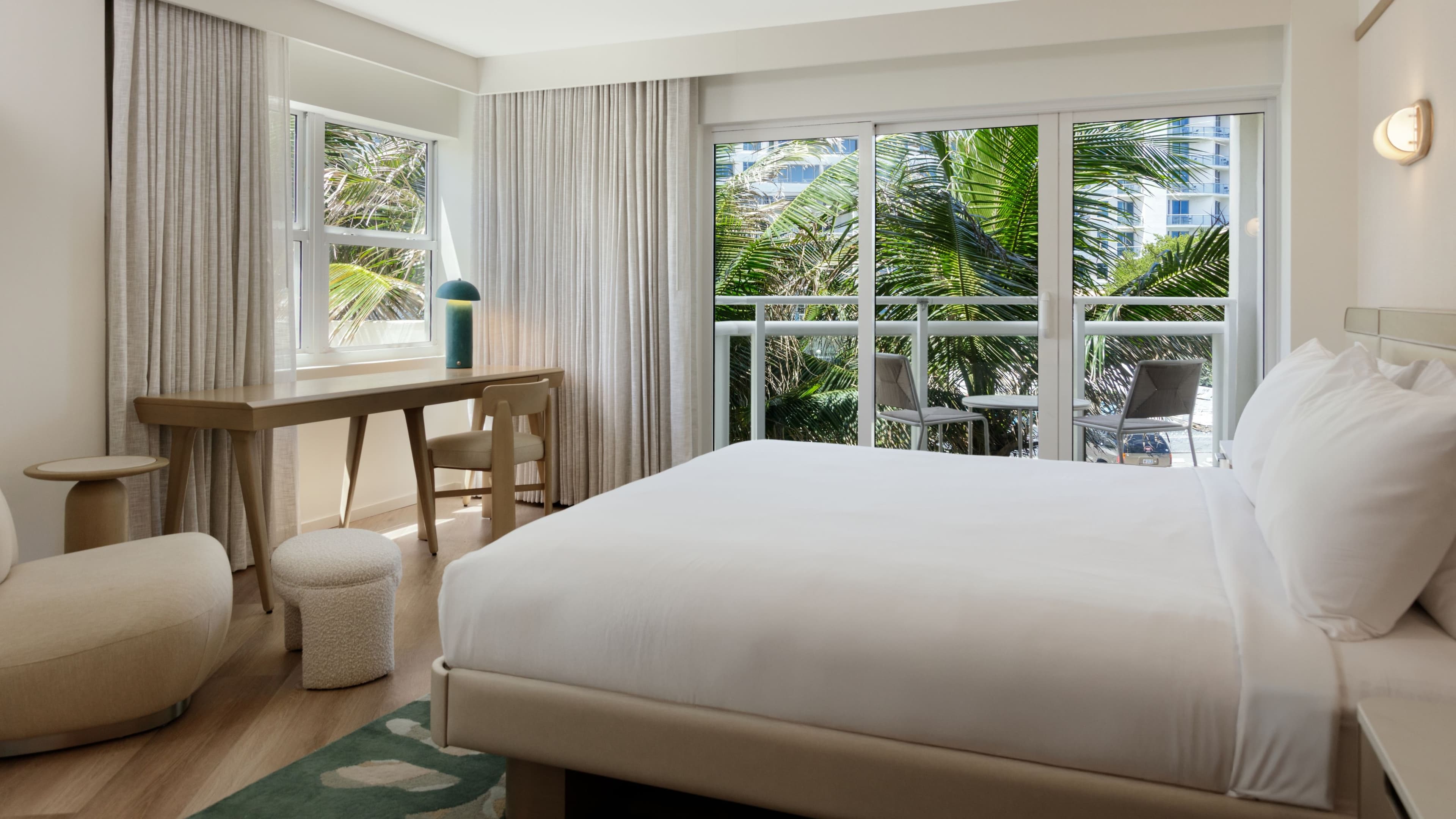 King Room with Balcony - Image 1