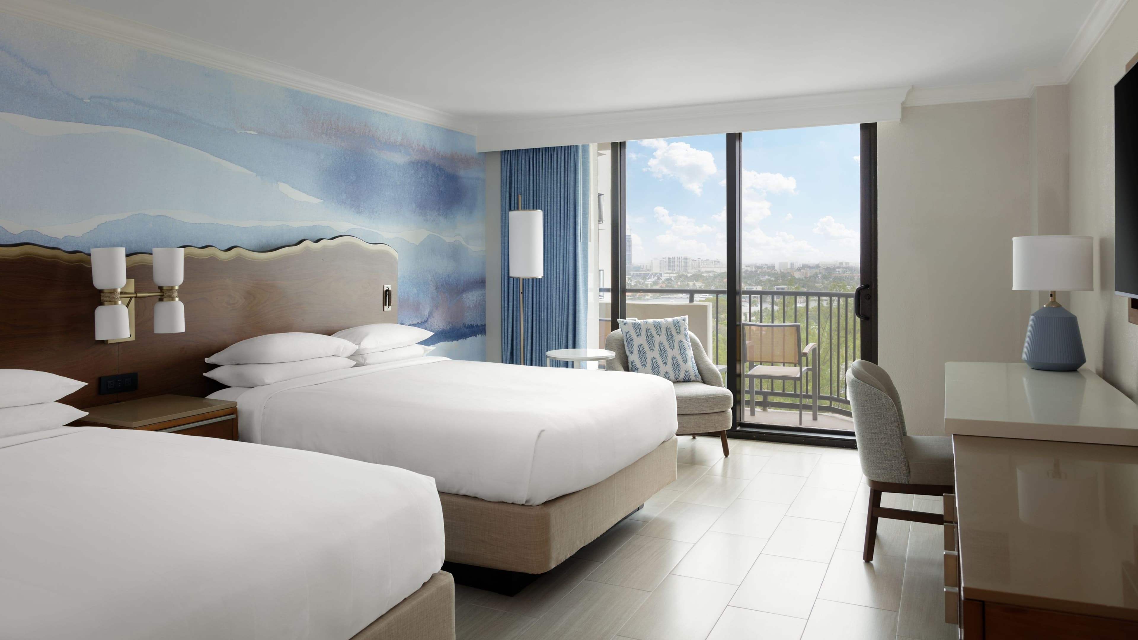 Fort Lauderdale Marriott Harbor Beach Resort & Spa - Image 2