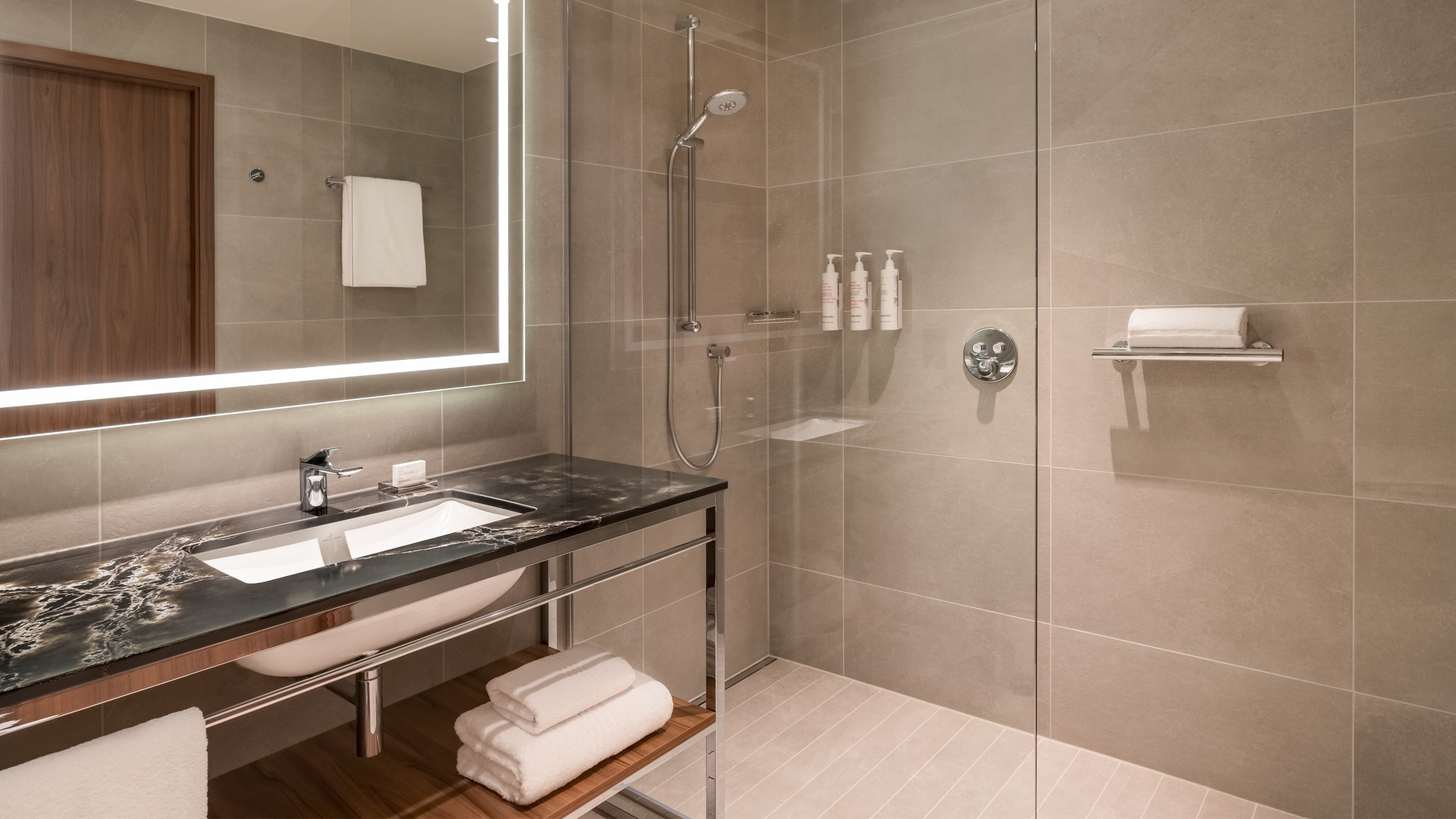 Geneva Marriott Hotel - Image 5