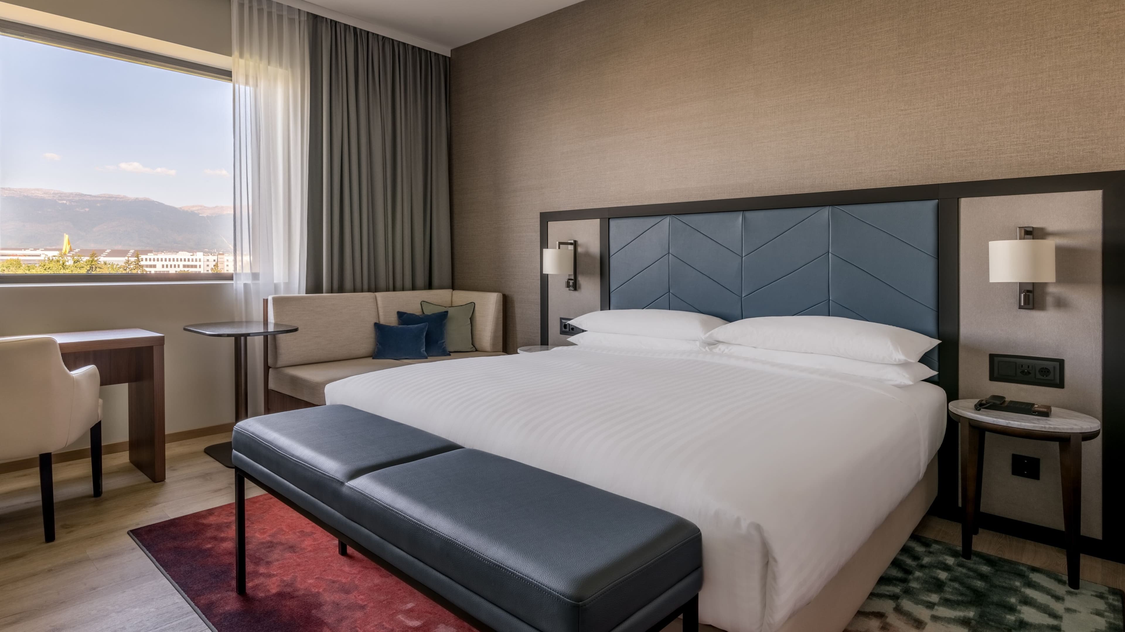 Geneva Marriott Hotel - Image 2