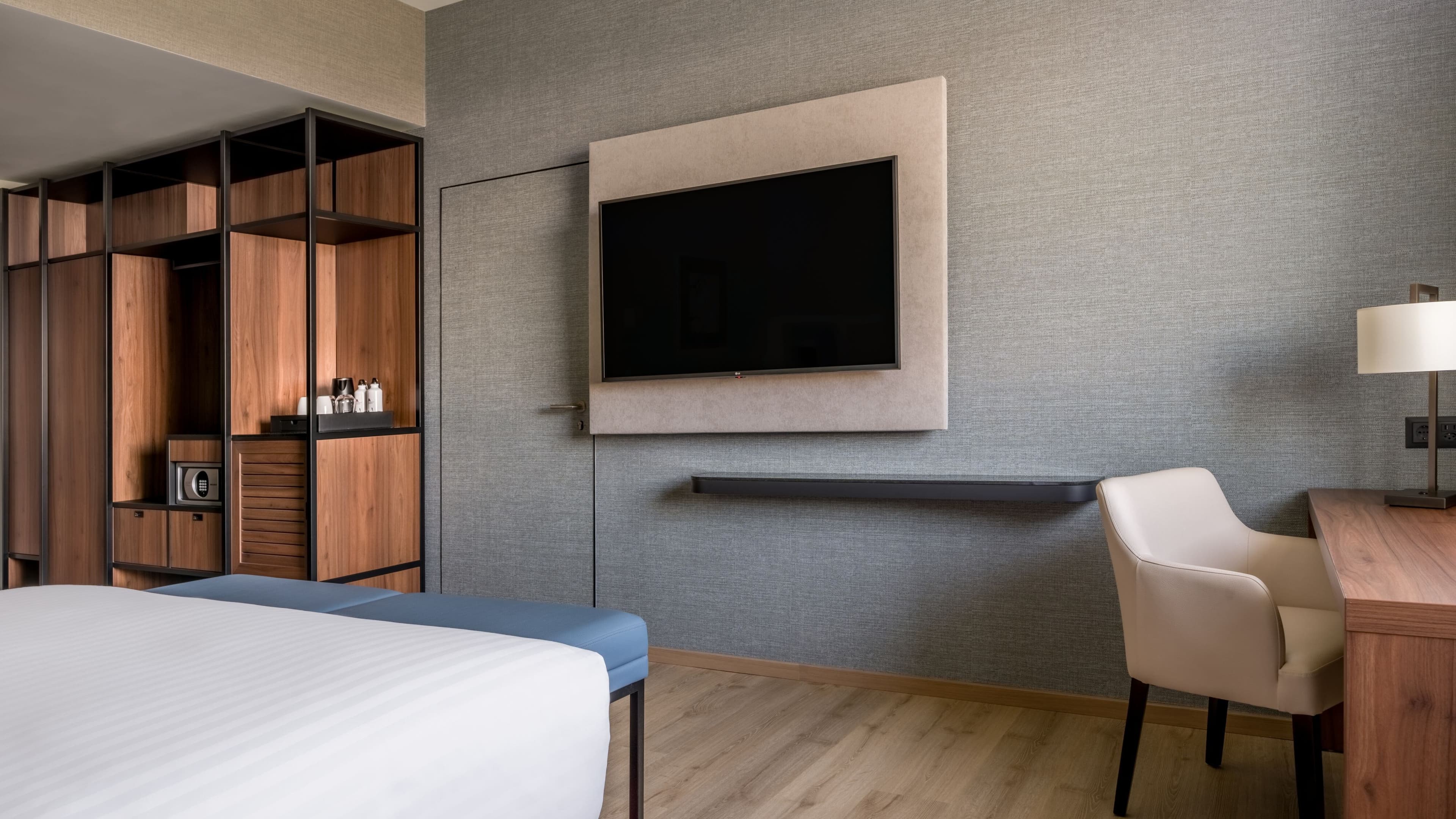 Geneva Marriott Hotel - Image 3