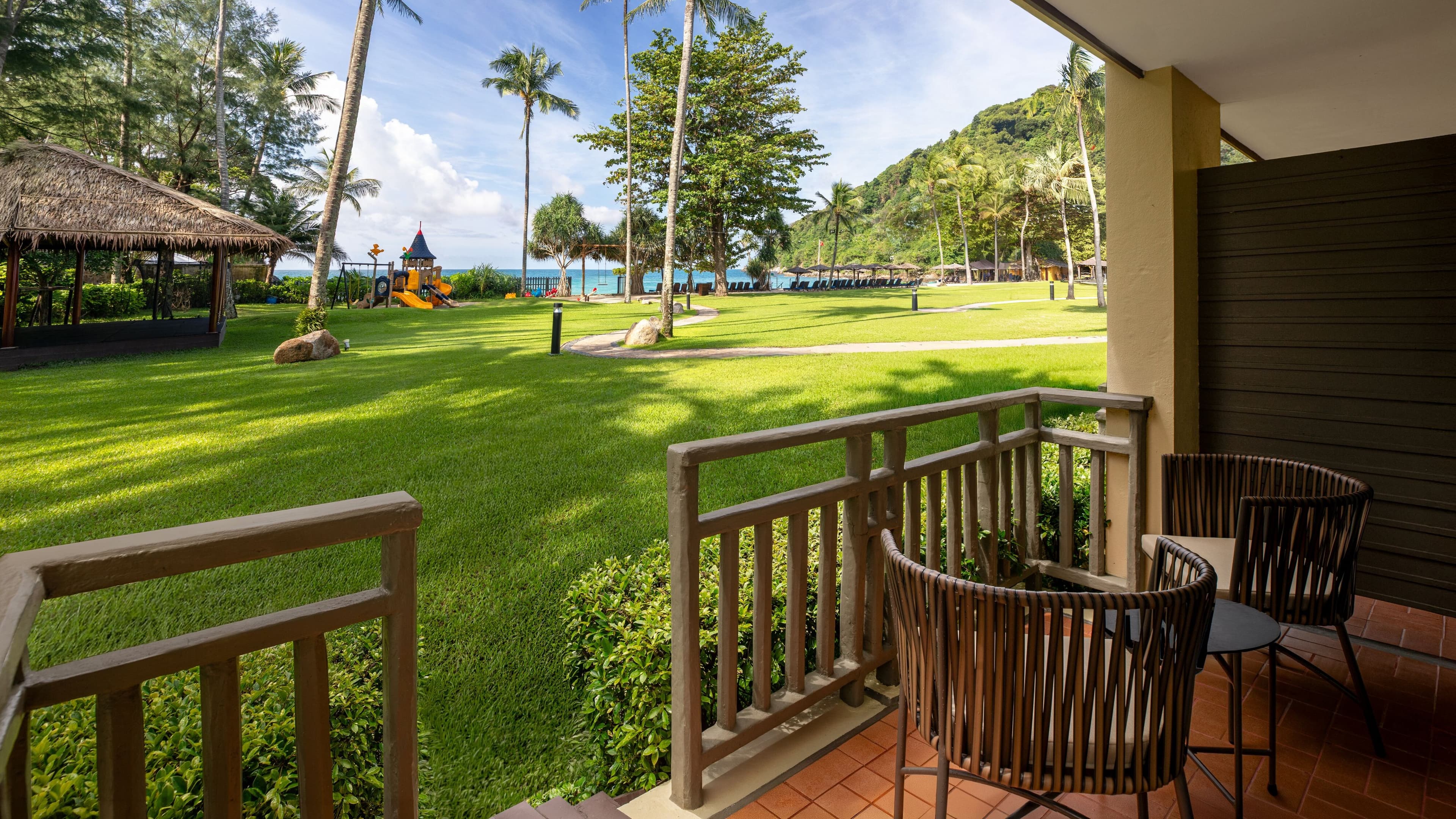 Phuket Marriott Resort & Spa, Merlin Beach - Image 4