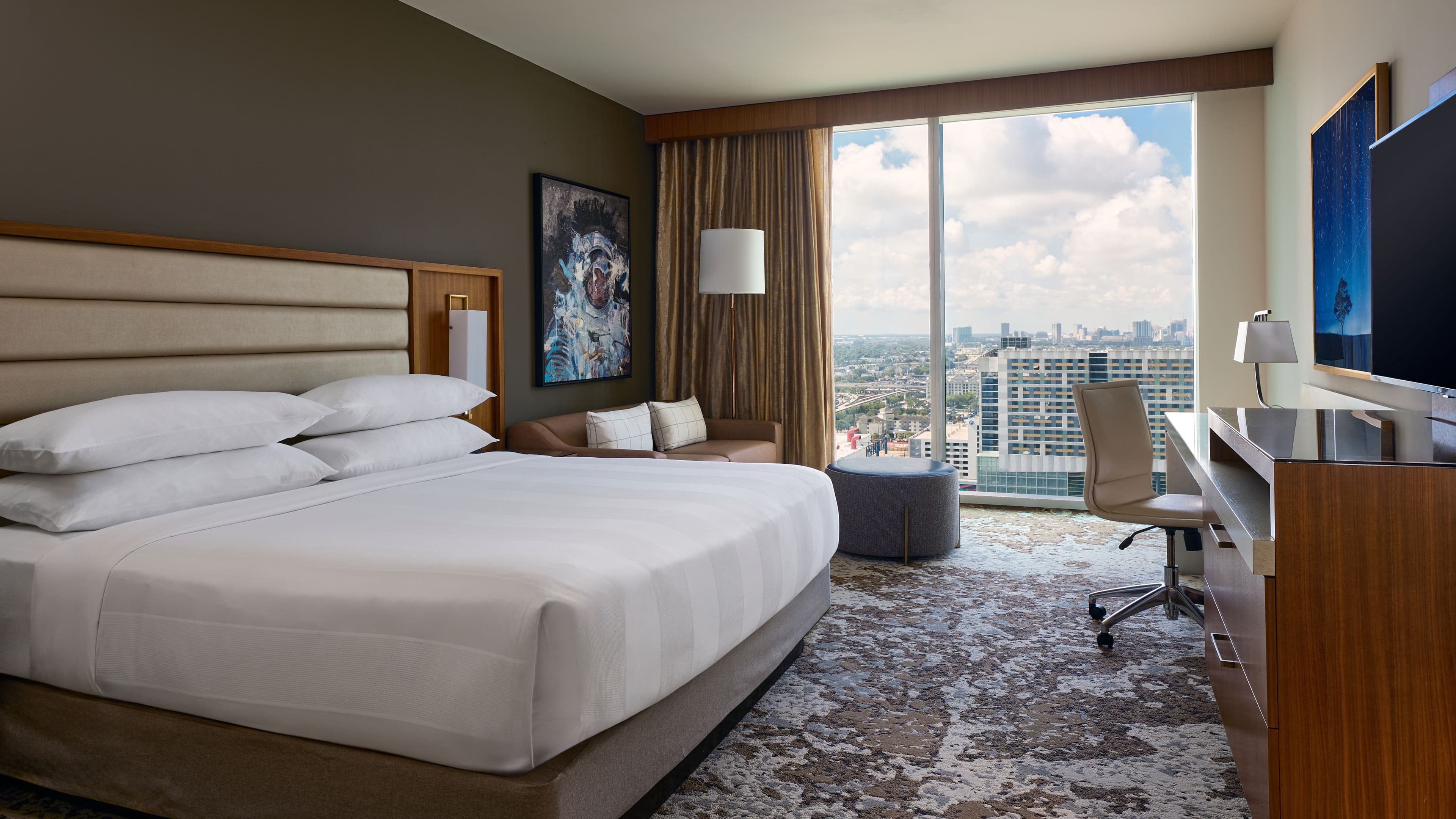 1 King Bed - Image 2