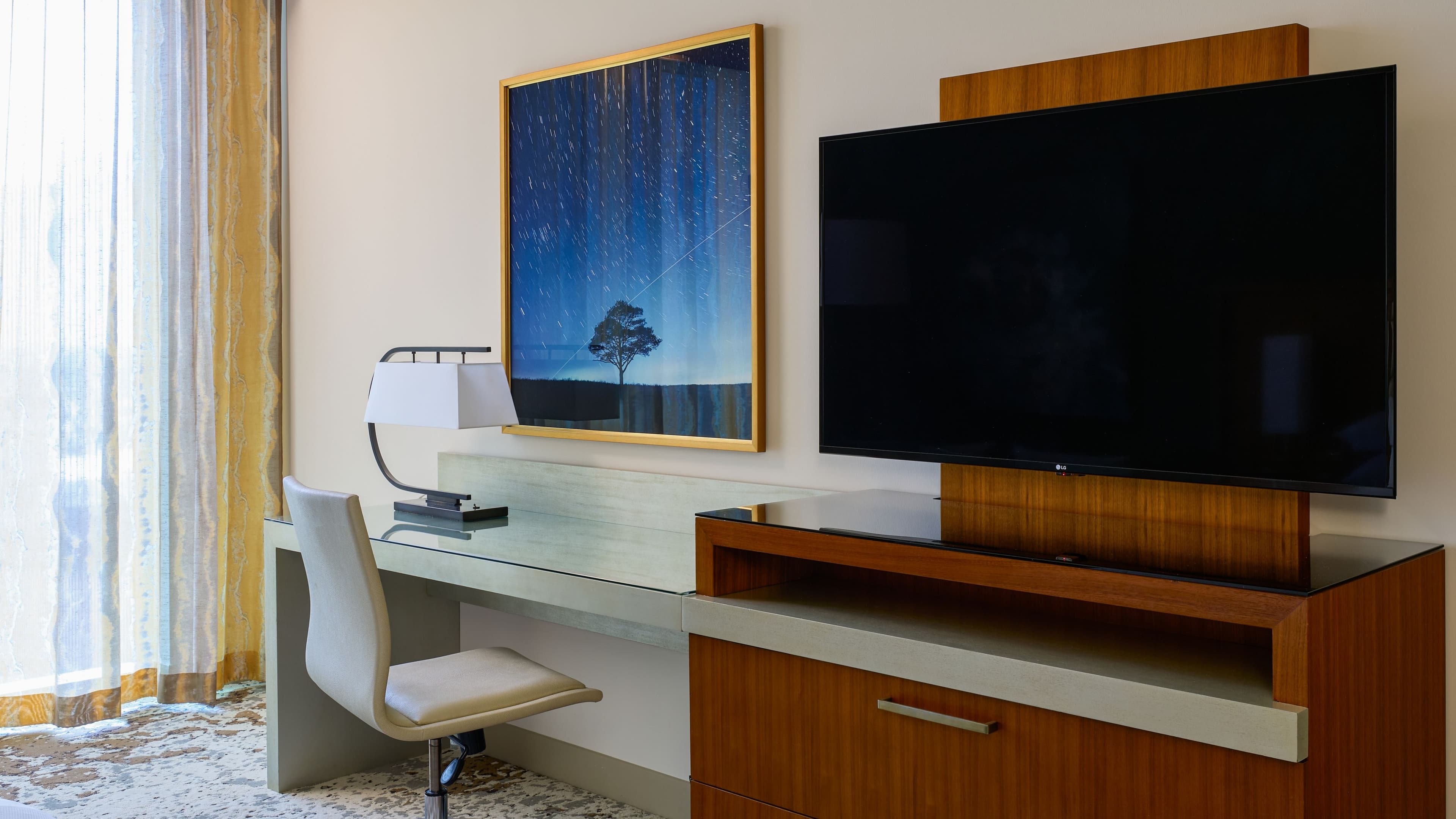 Marriott Marquis Houston - Image 4