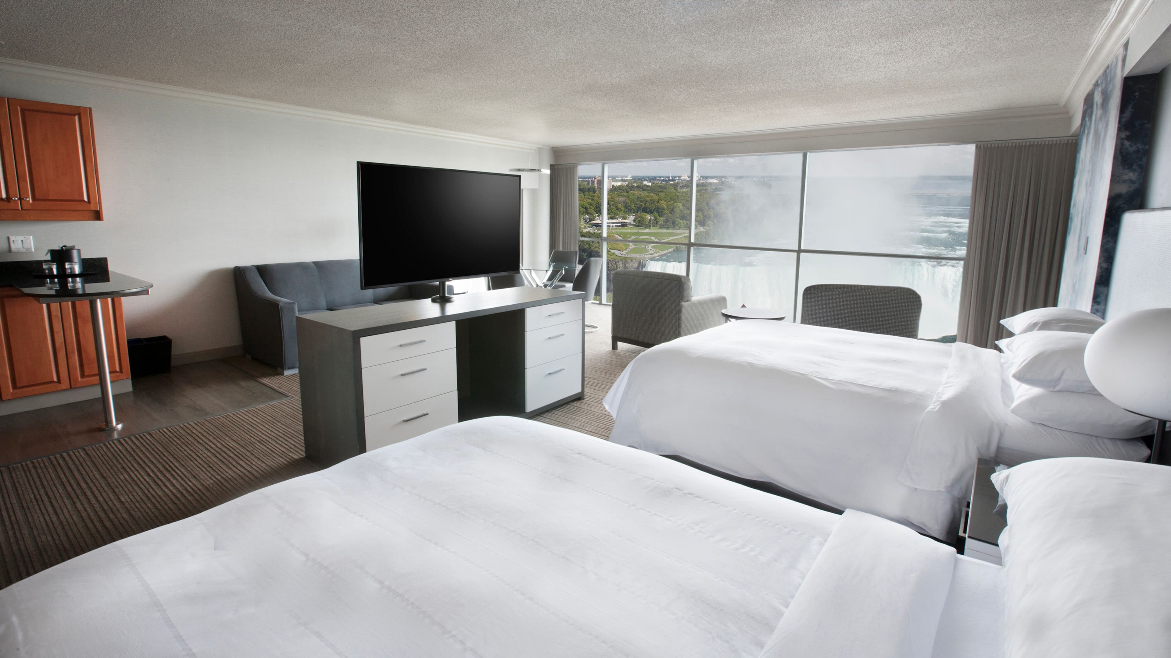 Niagara Falls Marriott on the Falls — 29
