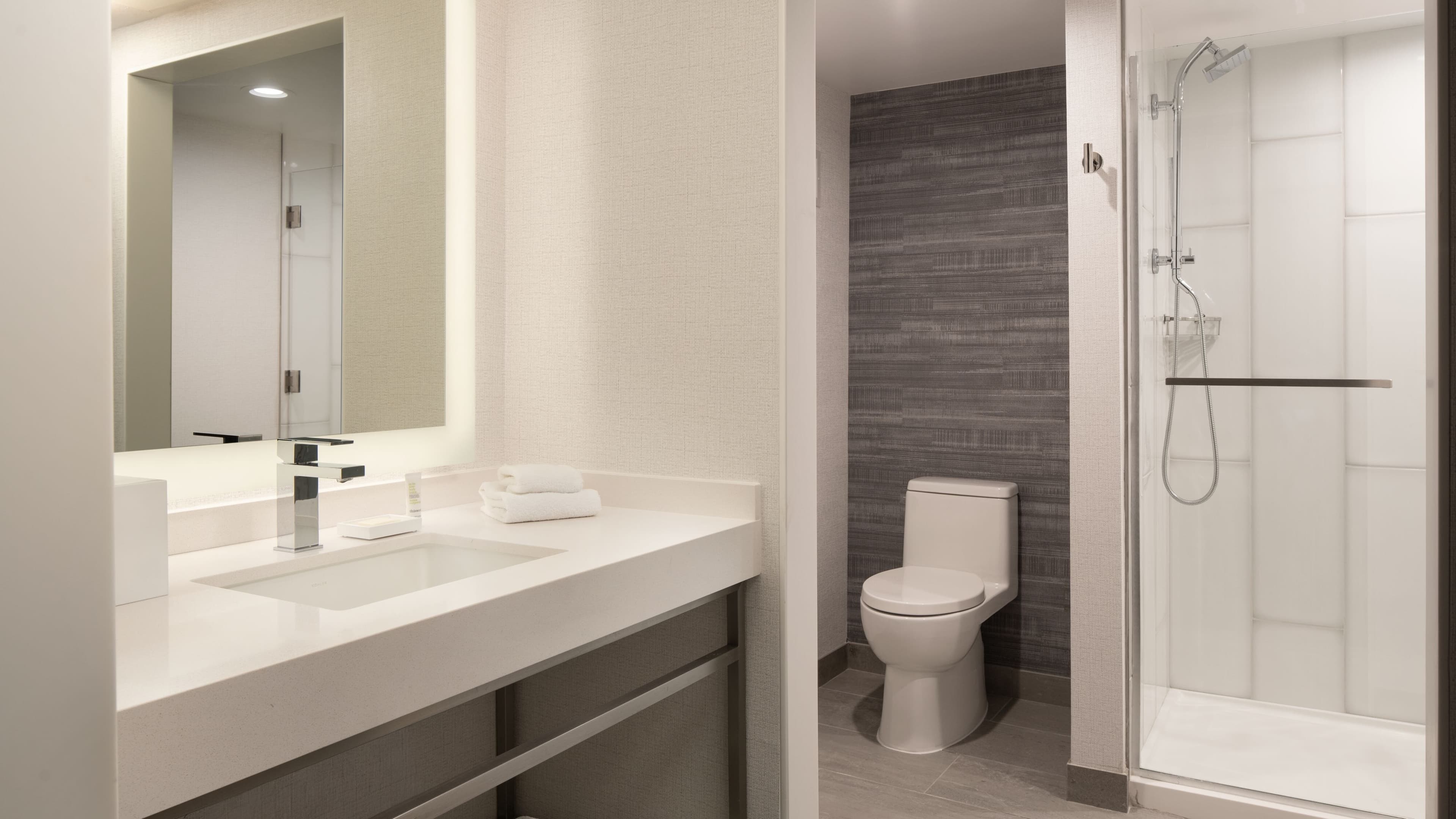 King Suite - Image 10