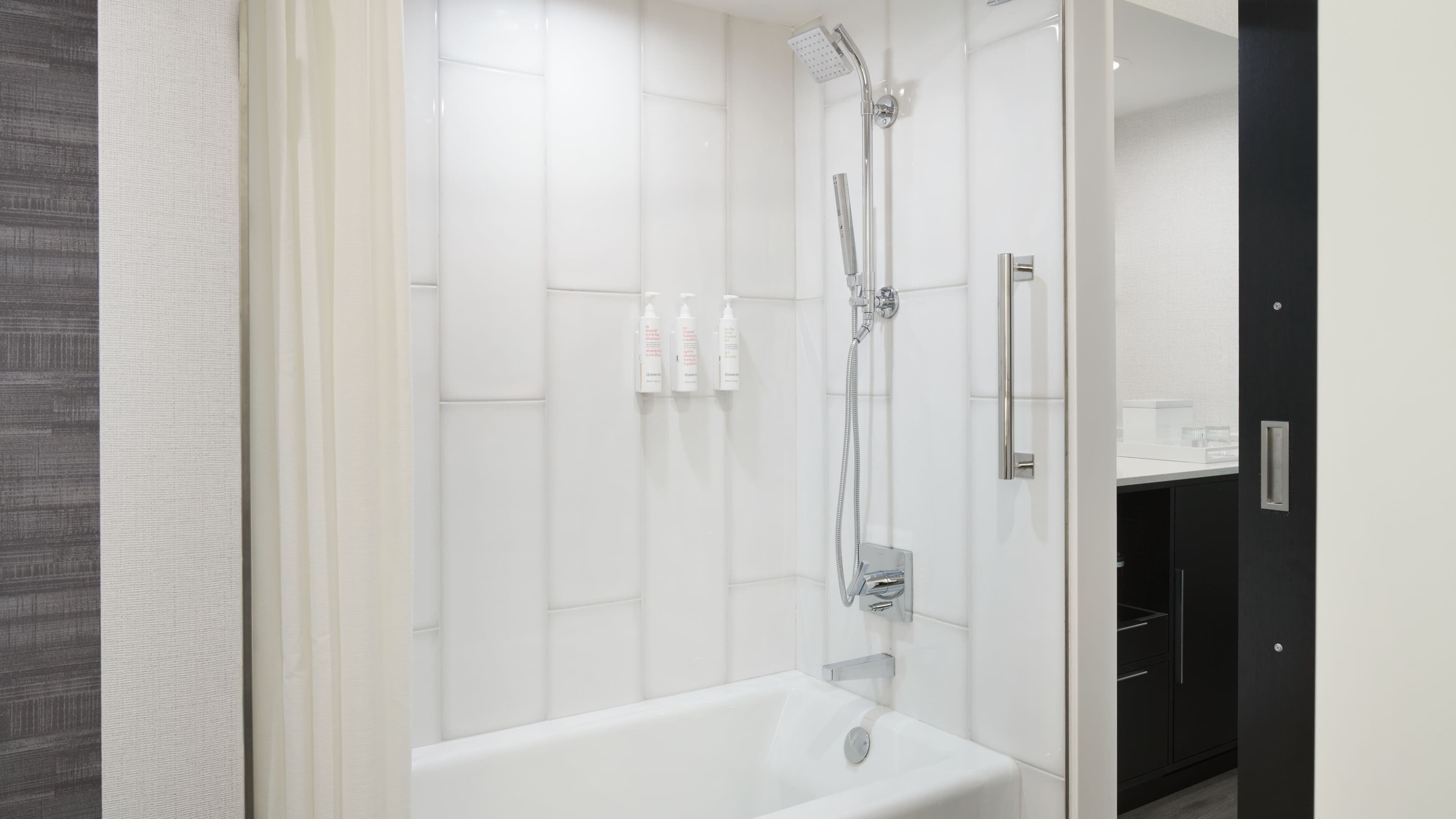 King Suite - Image 12