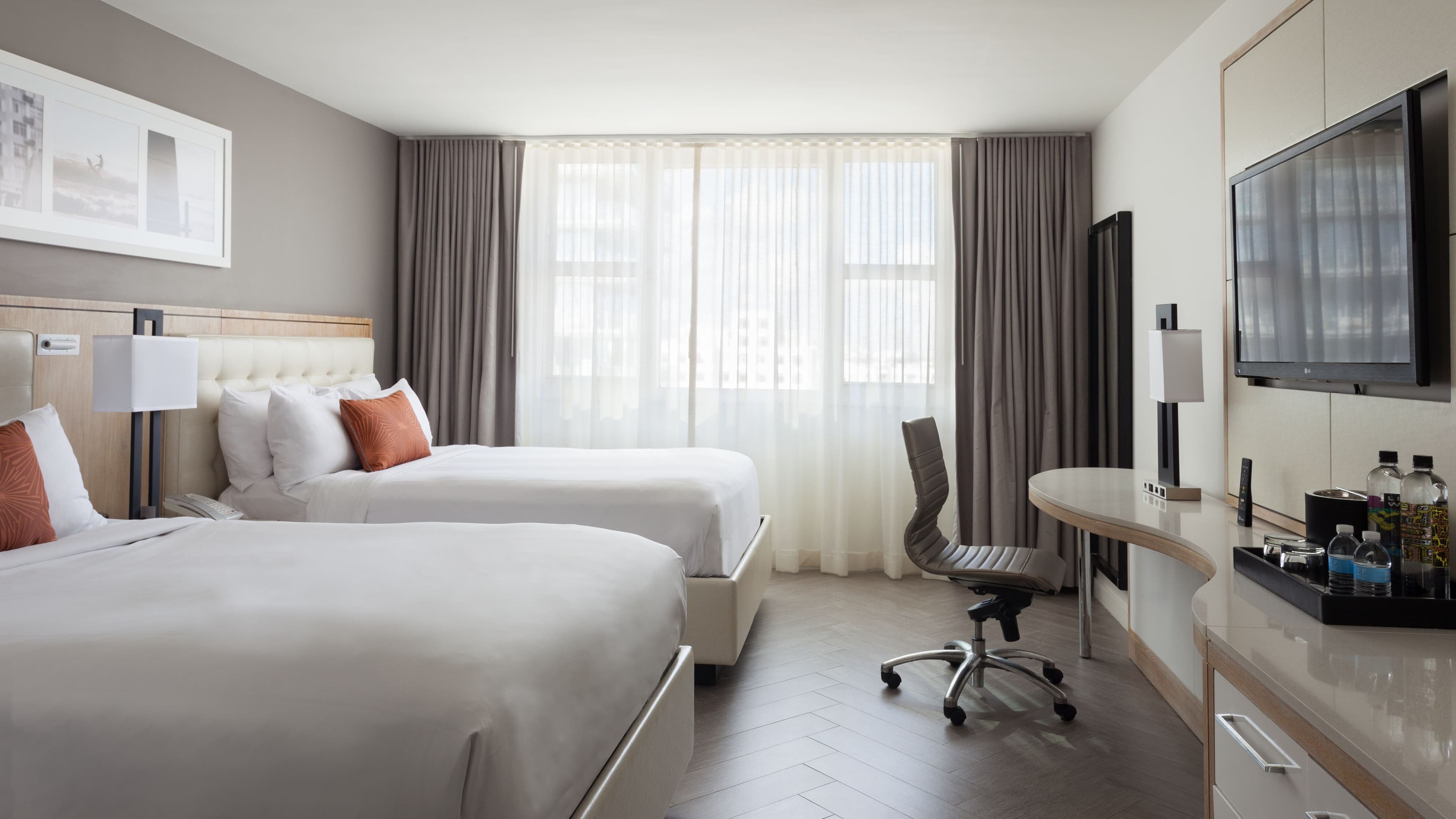 Holiday Inn Miami Beach-Oceanfront - Image 3