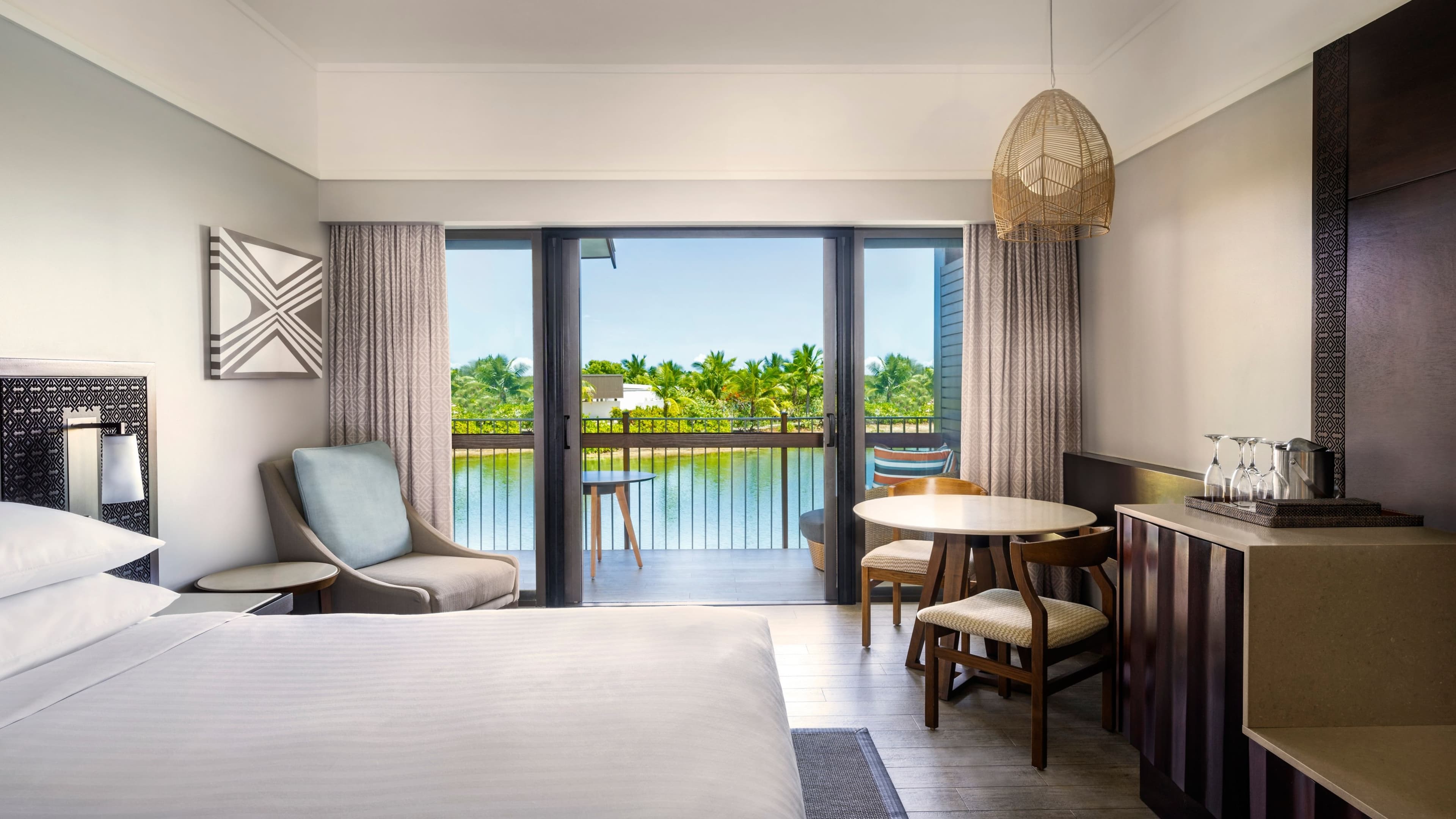 Lagoon Front King - Image 2