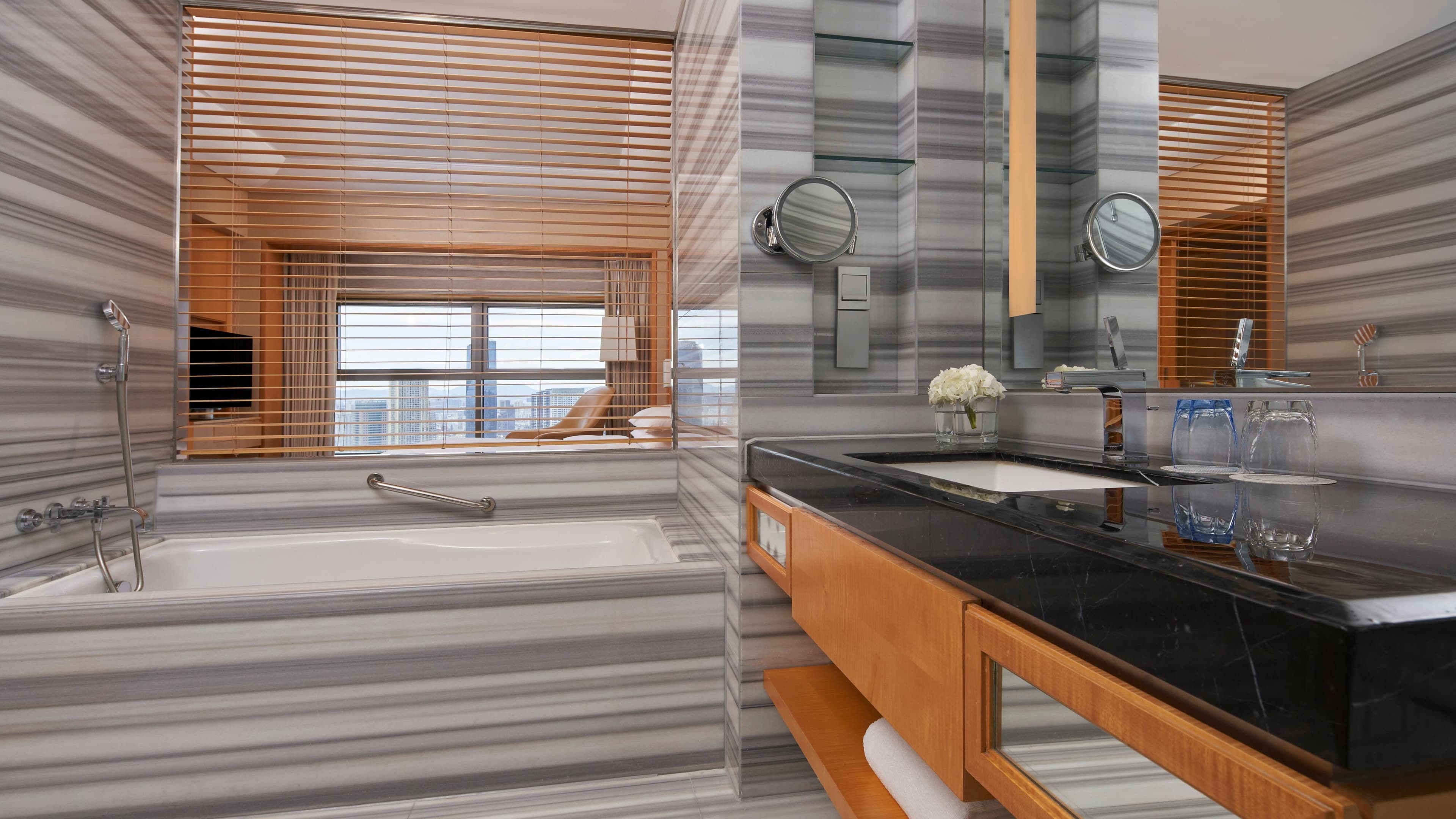 Ningbo Marriott Hotel — 12