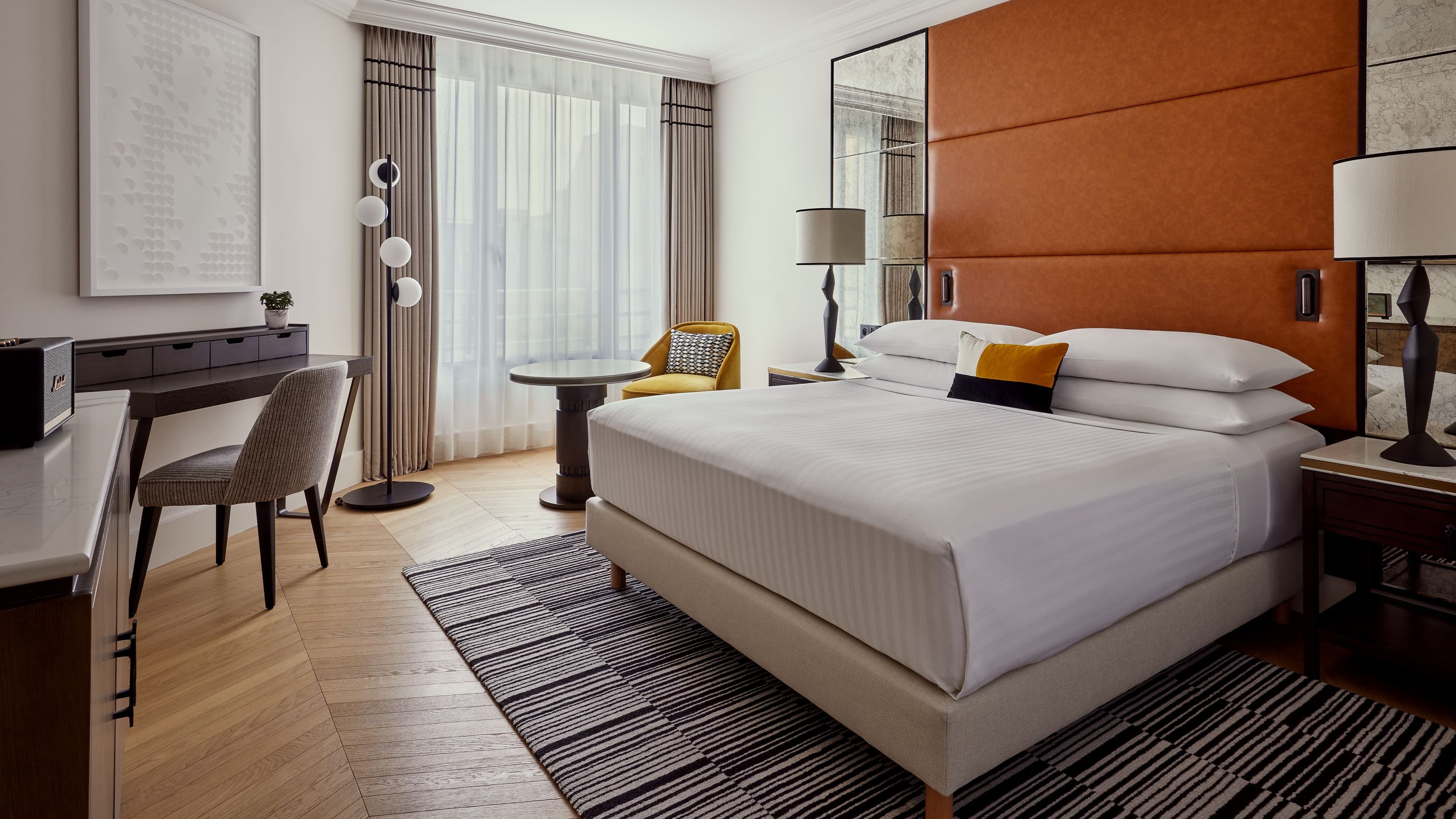 Deluxe King - Image 1