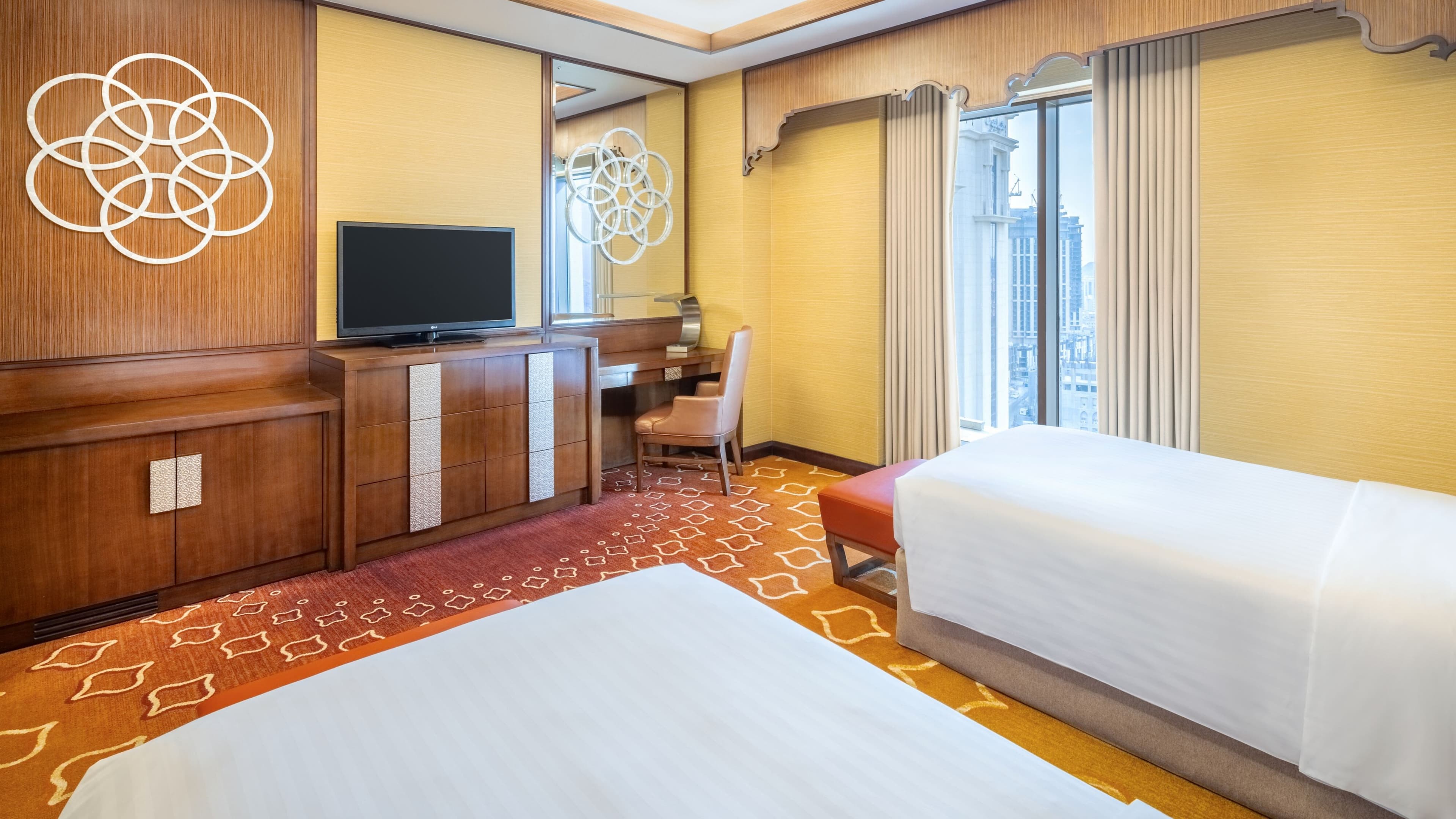 Deluxe Guest room - Image 5