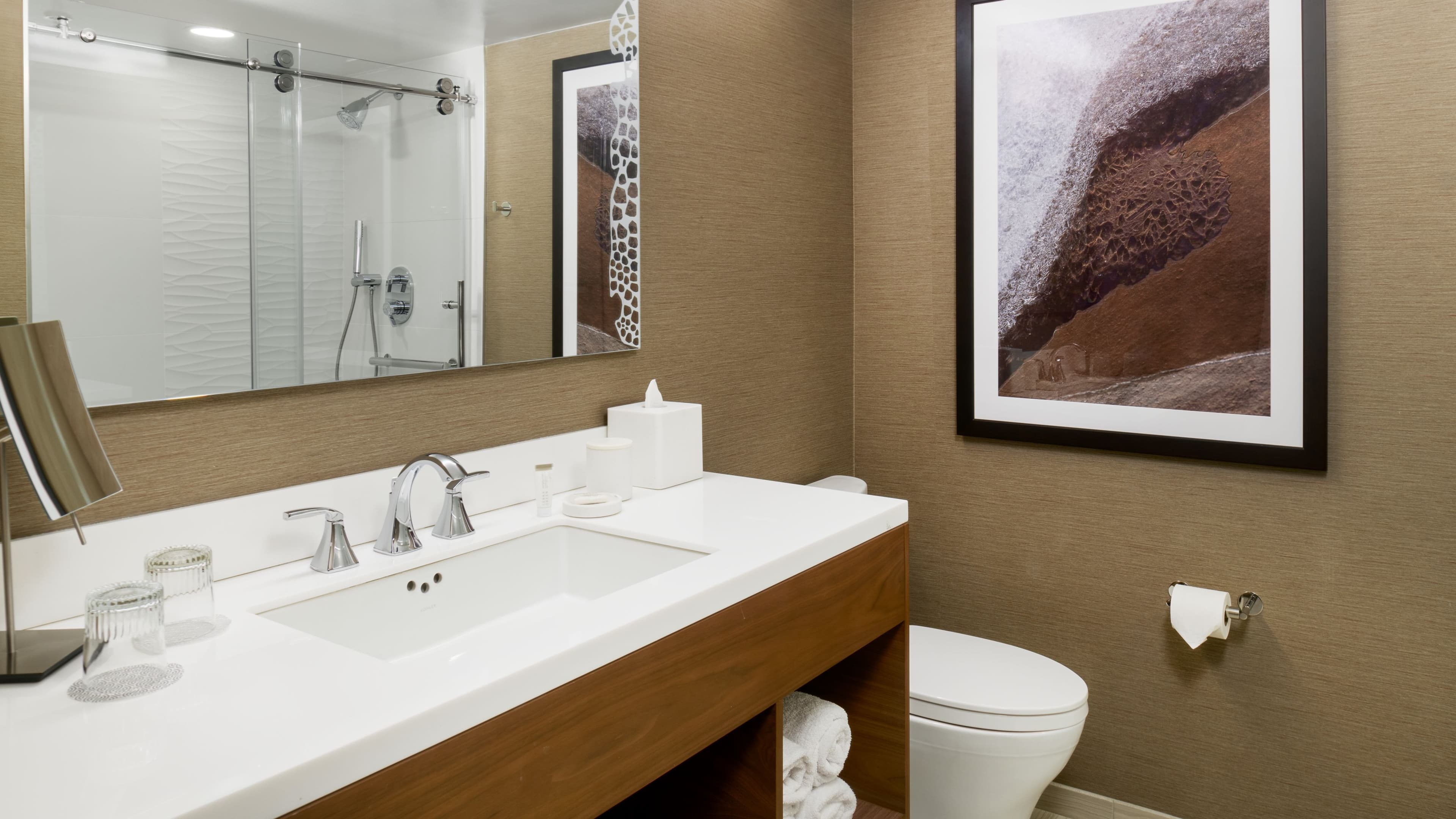 Guest Room WIth King - Image 5