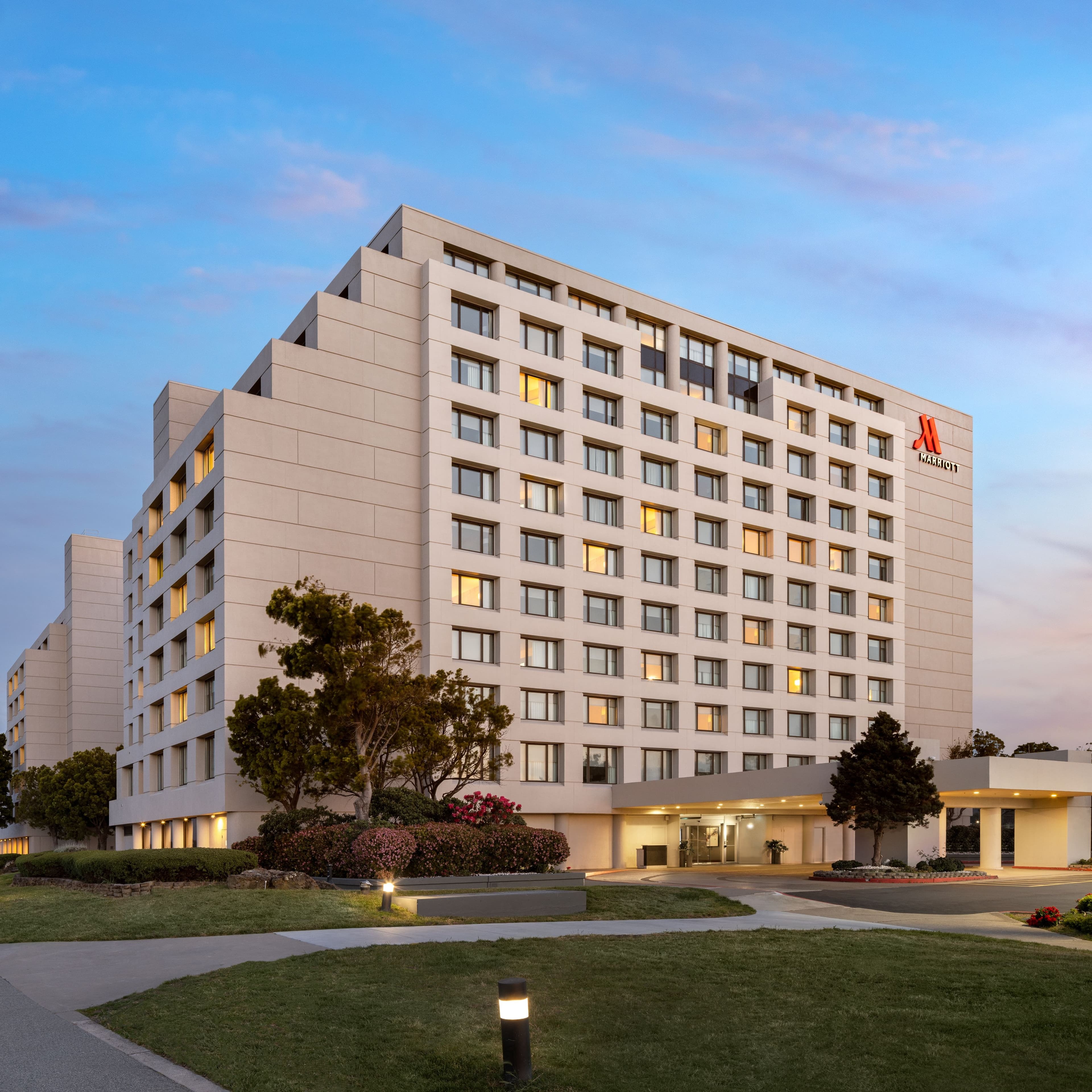 San Francisco Airport Marriott Waterfront - Image 1