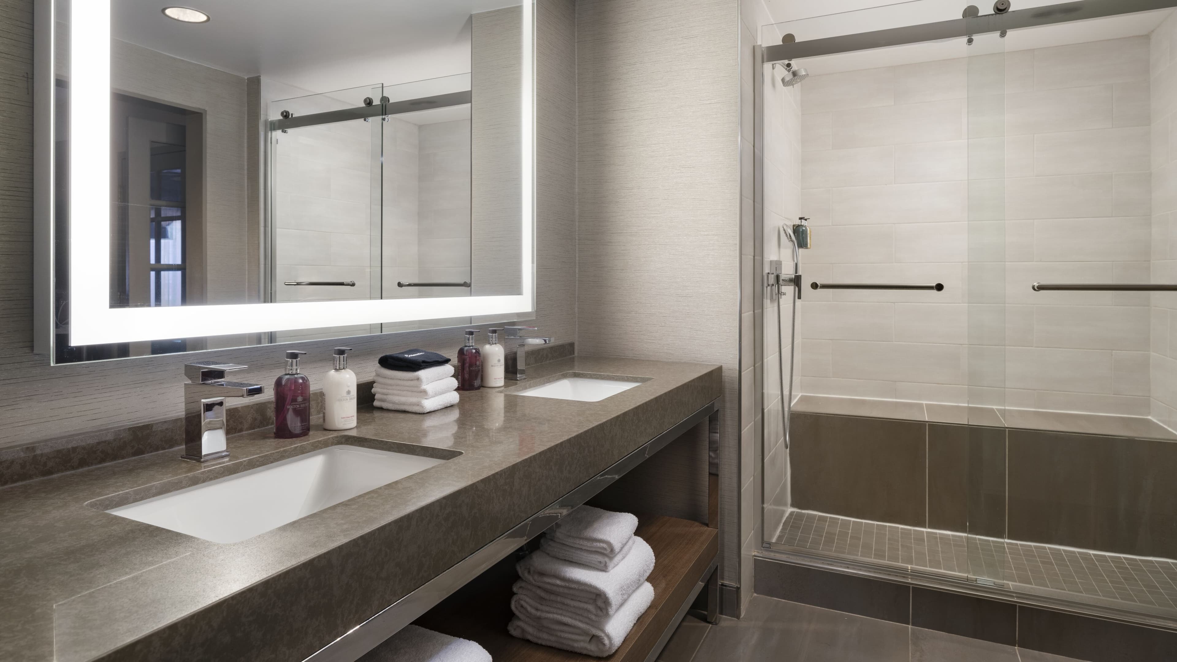 Holiday Inn Express & Suites San Francisco Fishermans Wharf — 73