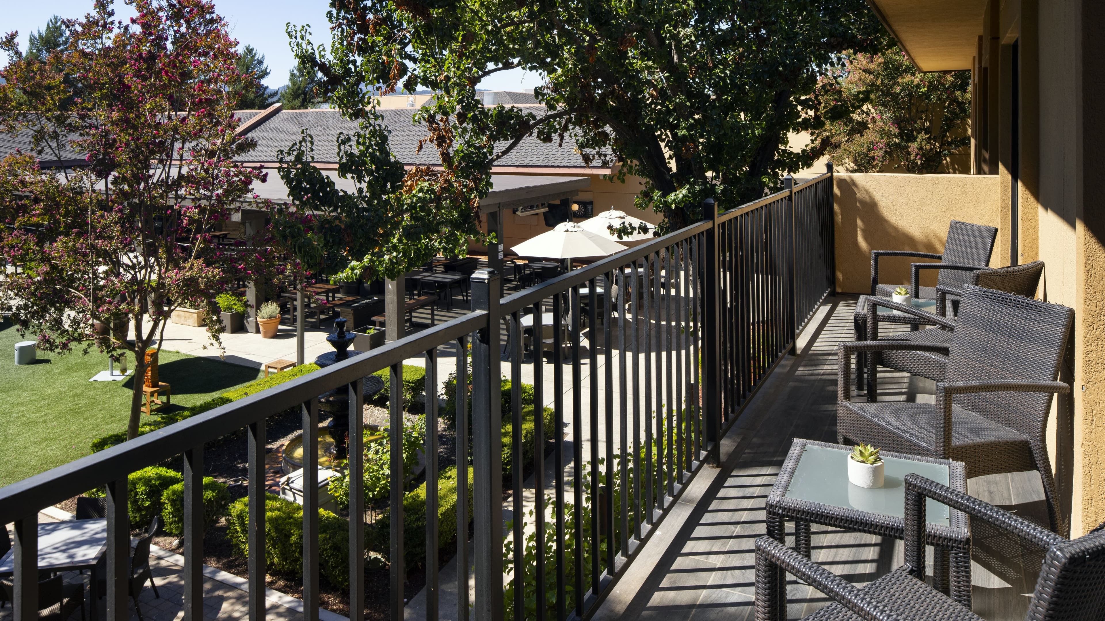 Holiday Inn Express & Suites San Francisco Fishermans Wharf — 94
