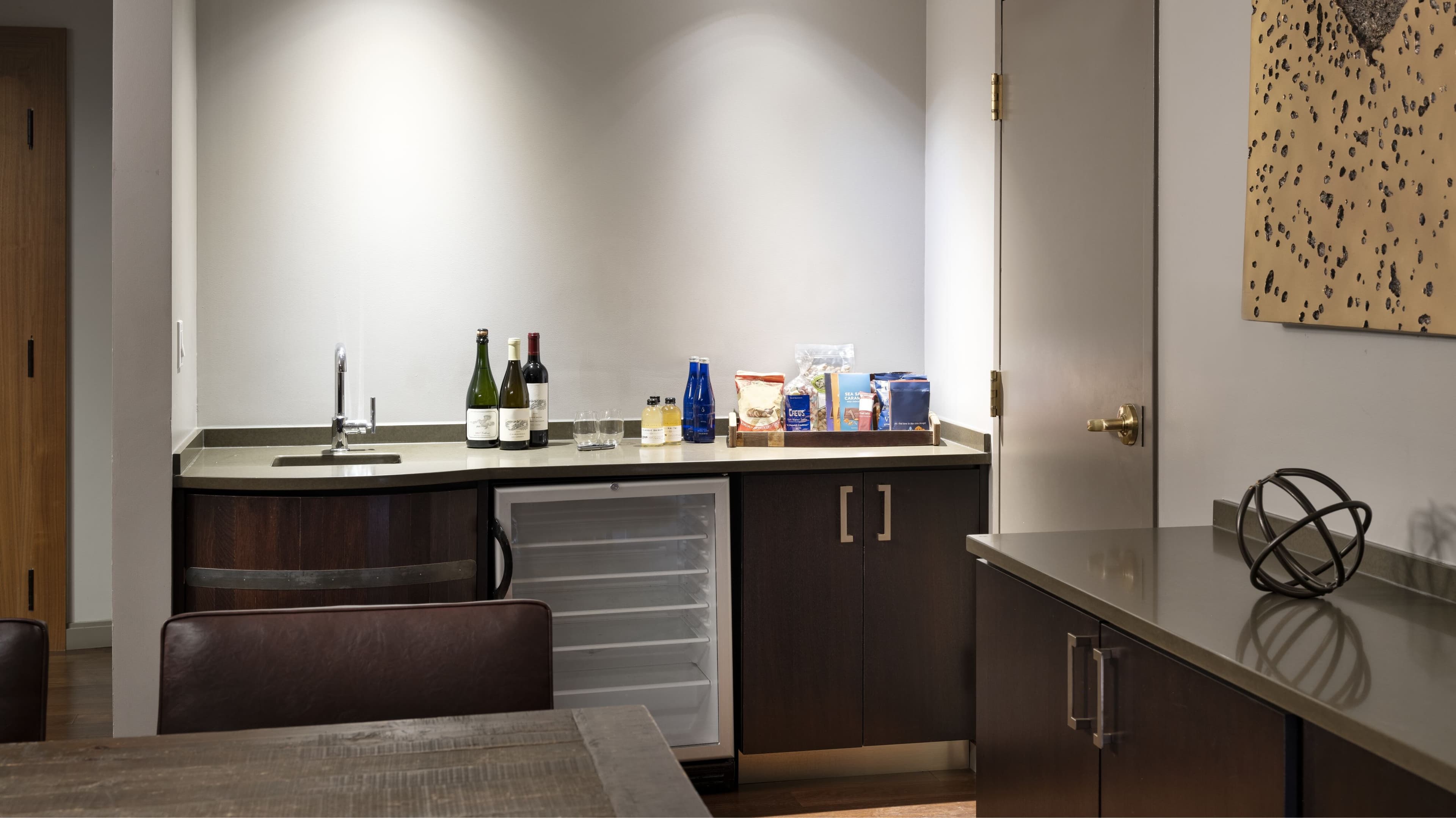 Holiday Inn Express & Suites San Francisco Fishermans Wharf — 93