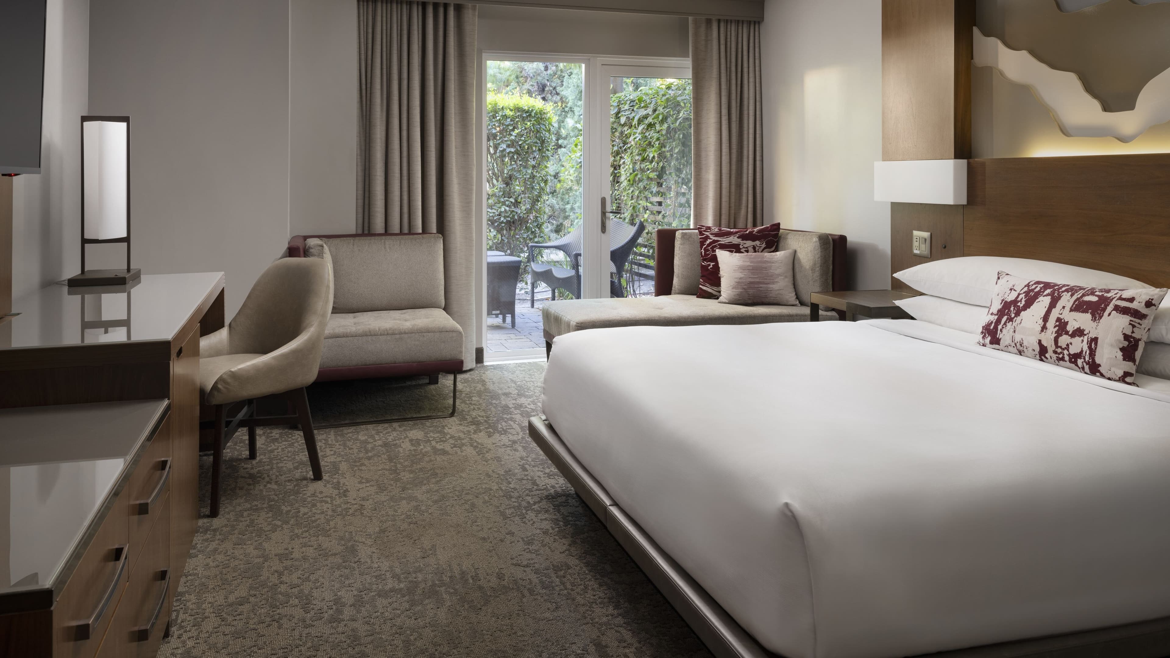 Holiday Inn Express & Suites San Francisco Fishermans Wharf — 100