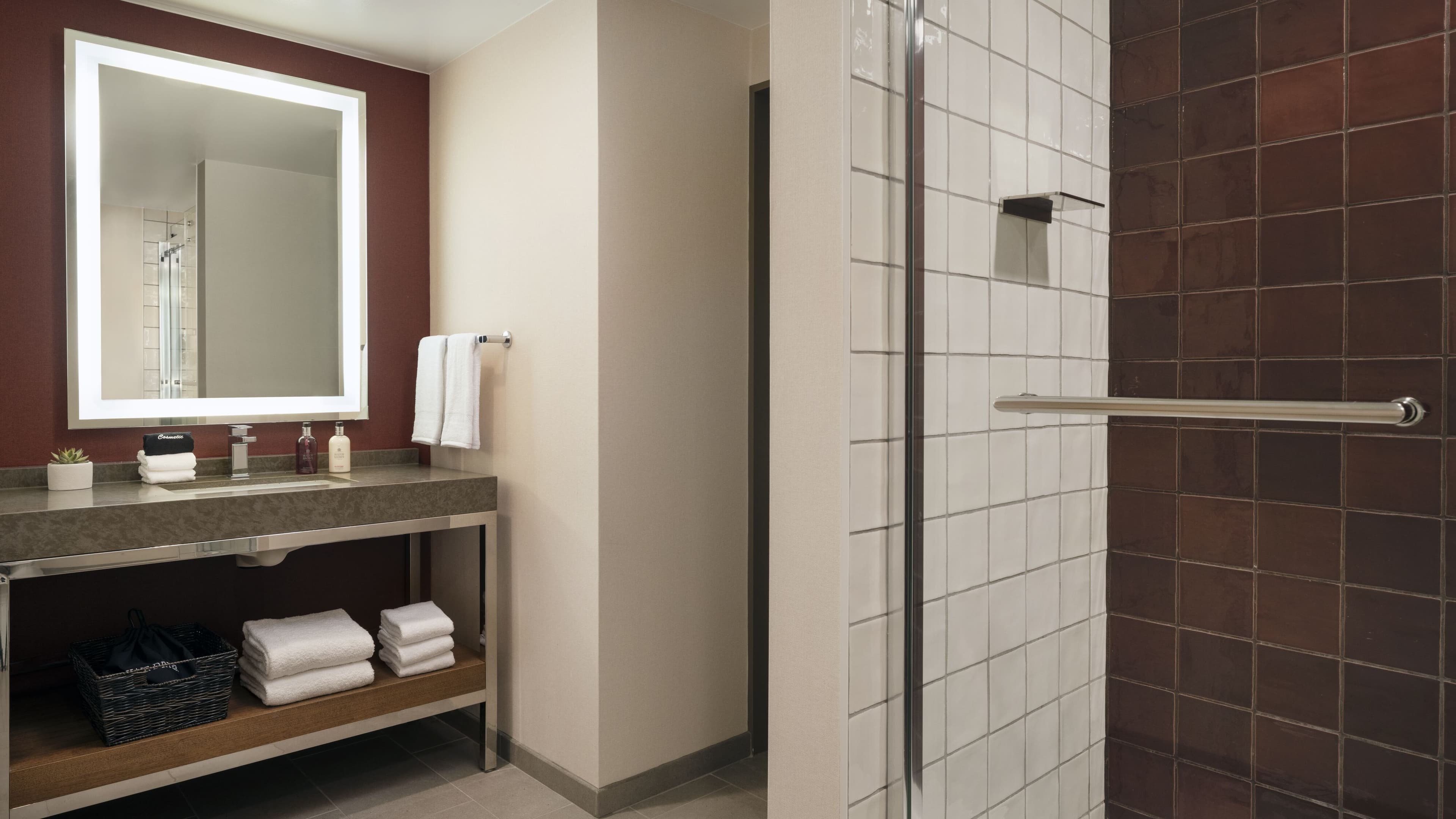 Holiday Inn Express & Suites San Francisco Fishermans Wharf — 103