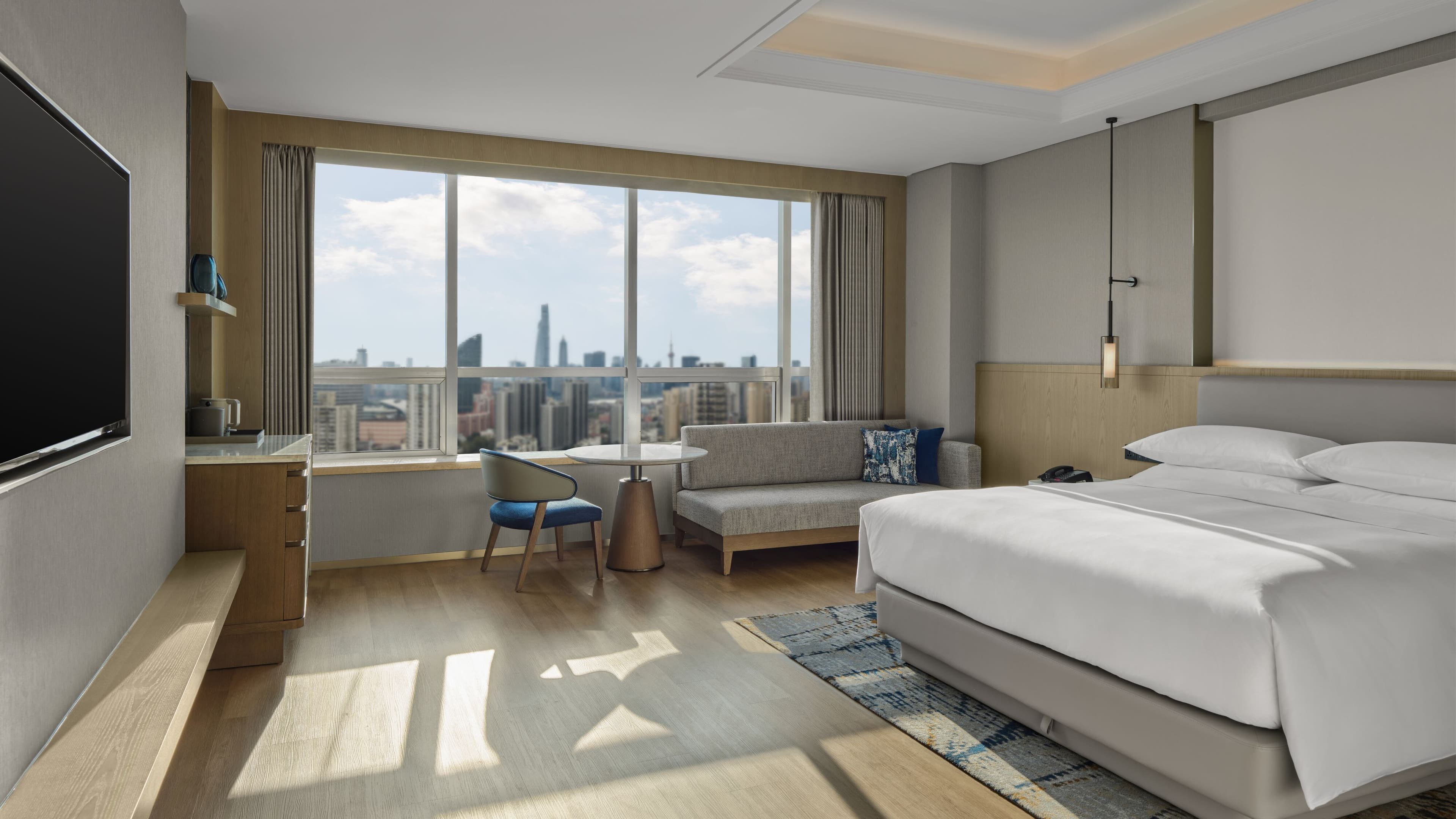 Deluxe City View King - Image 1