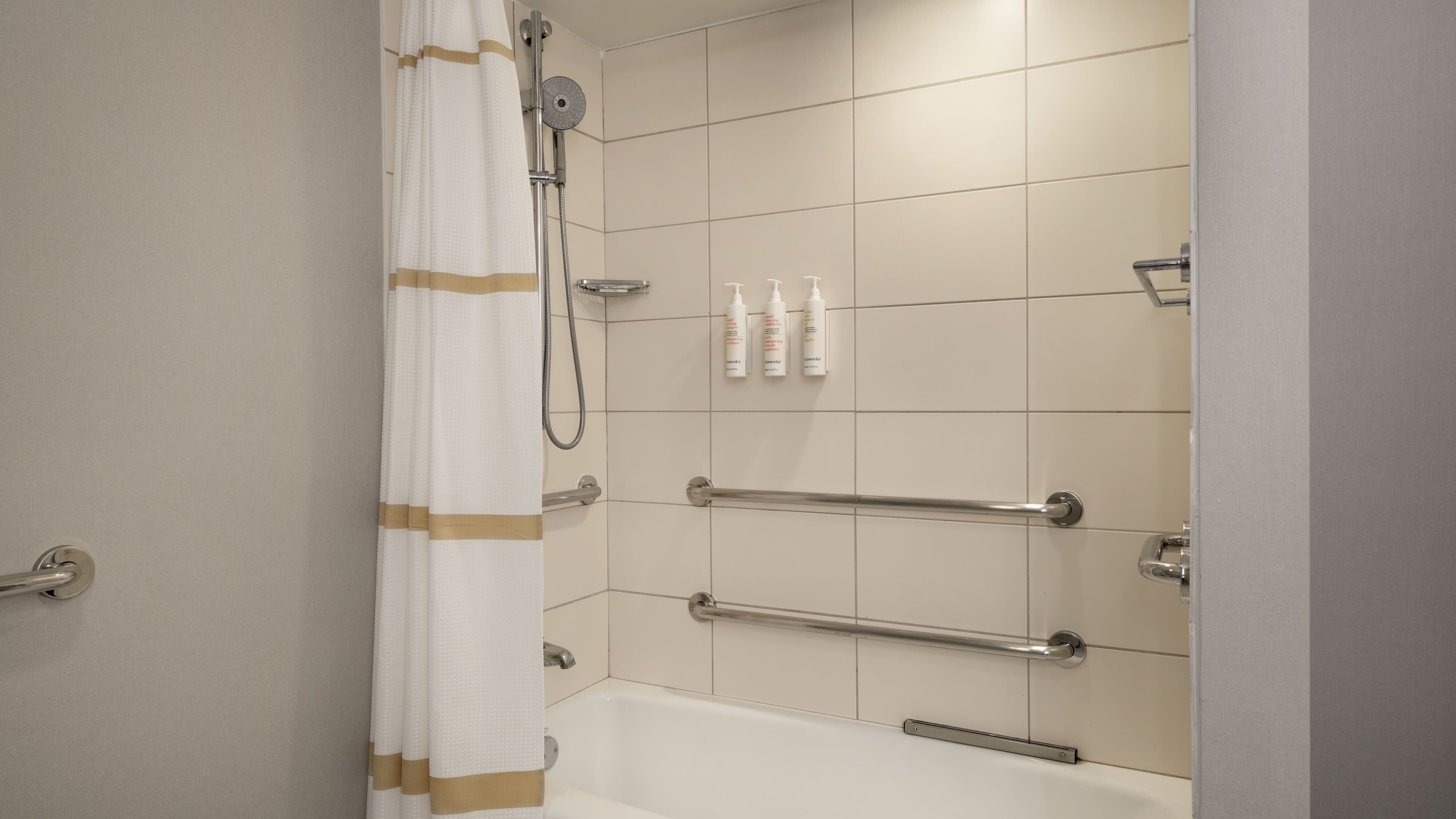 Holiday Inn Express & Suites Salt Lake City-Airport East — 17