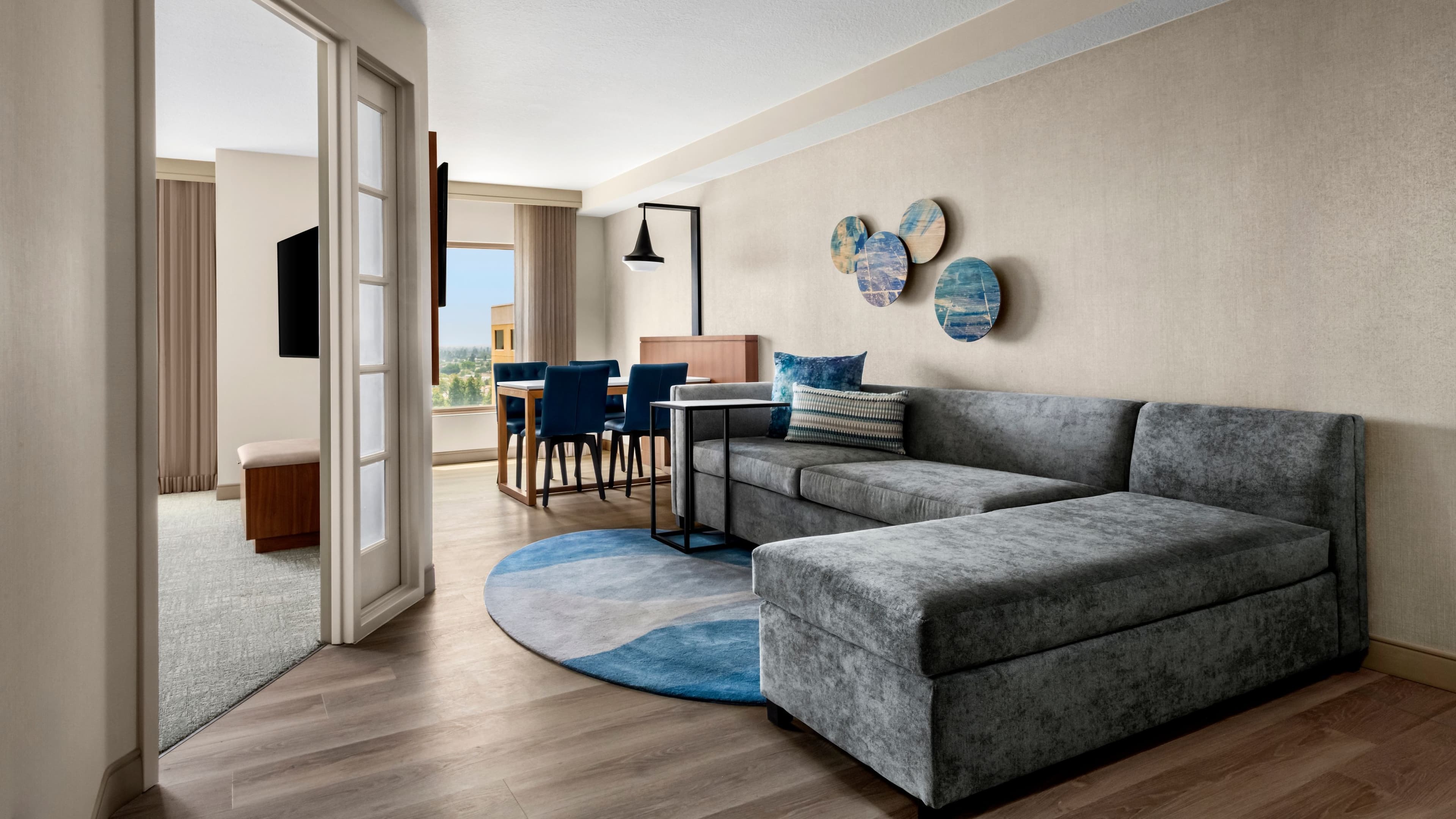 Suite - Image 2