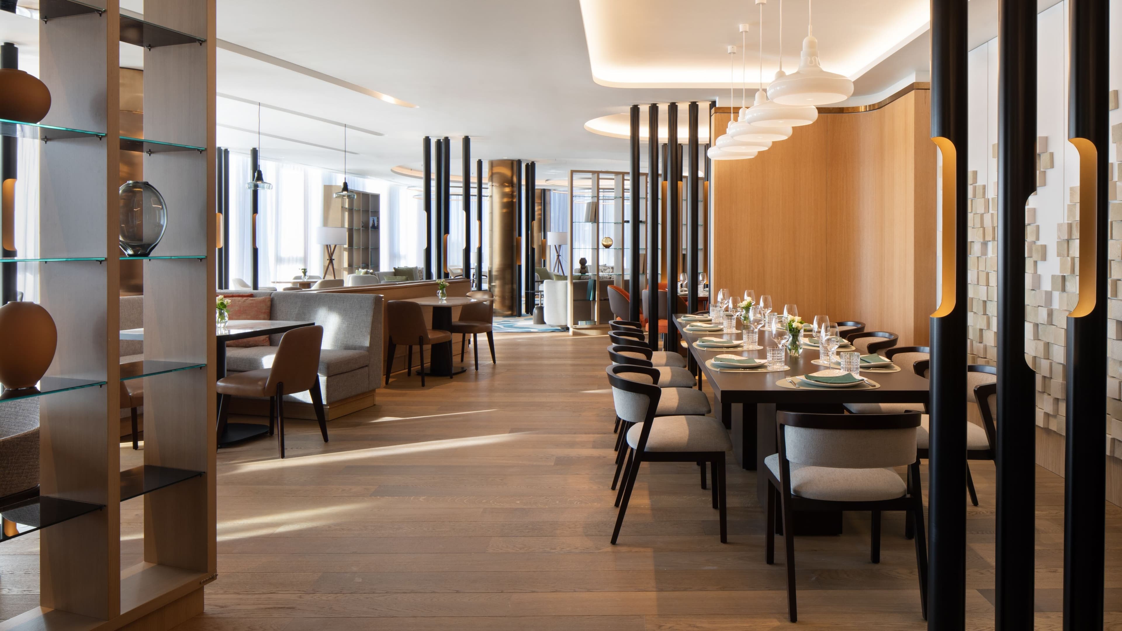 Club Room - Image 7