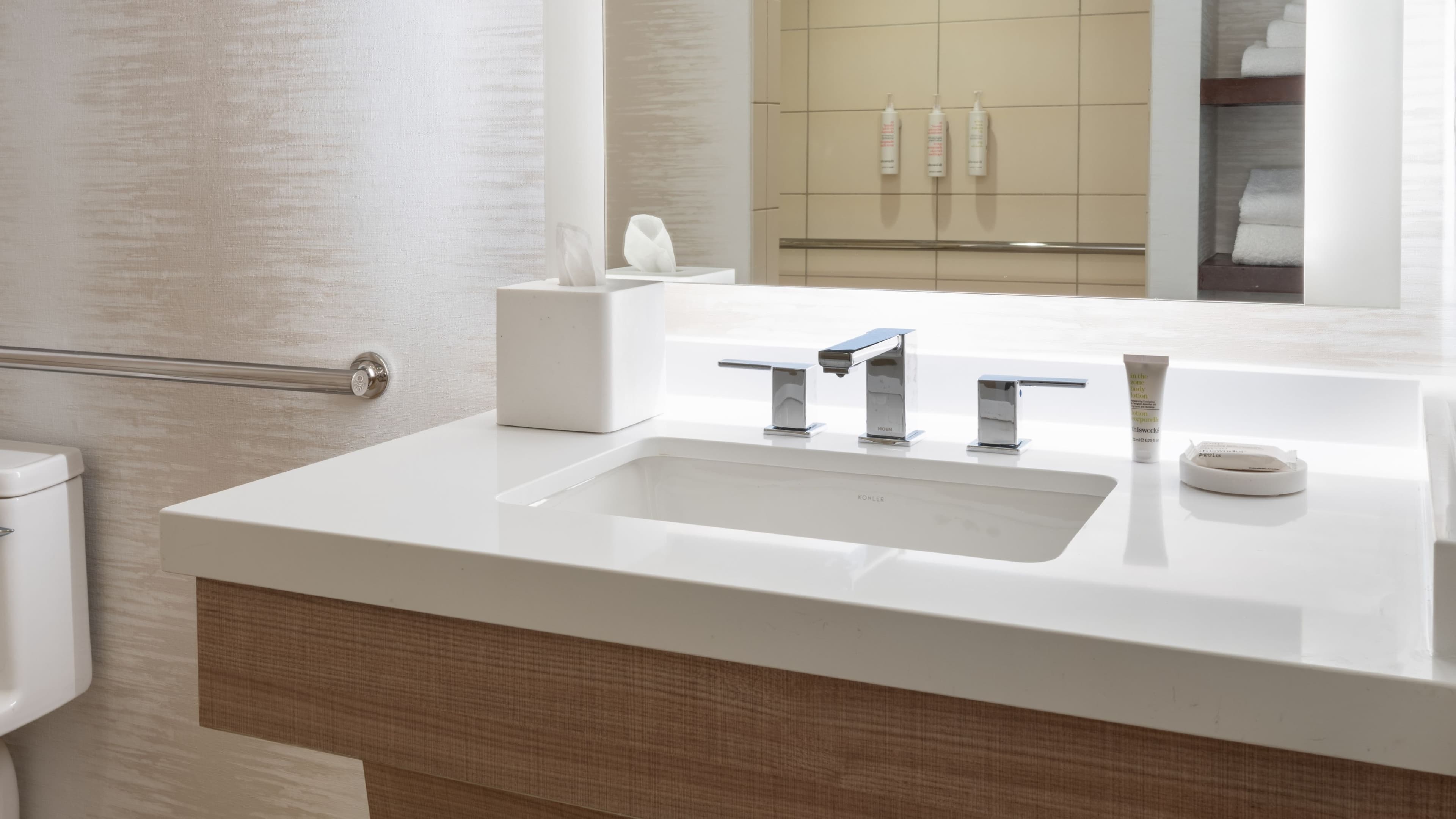 Holiday Inn Express & Suites Tampa Airport — 22