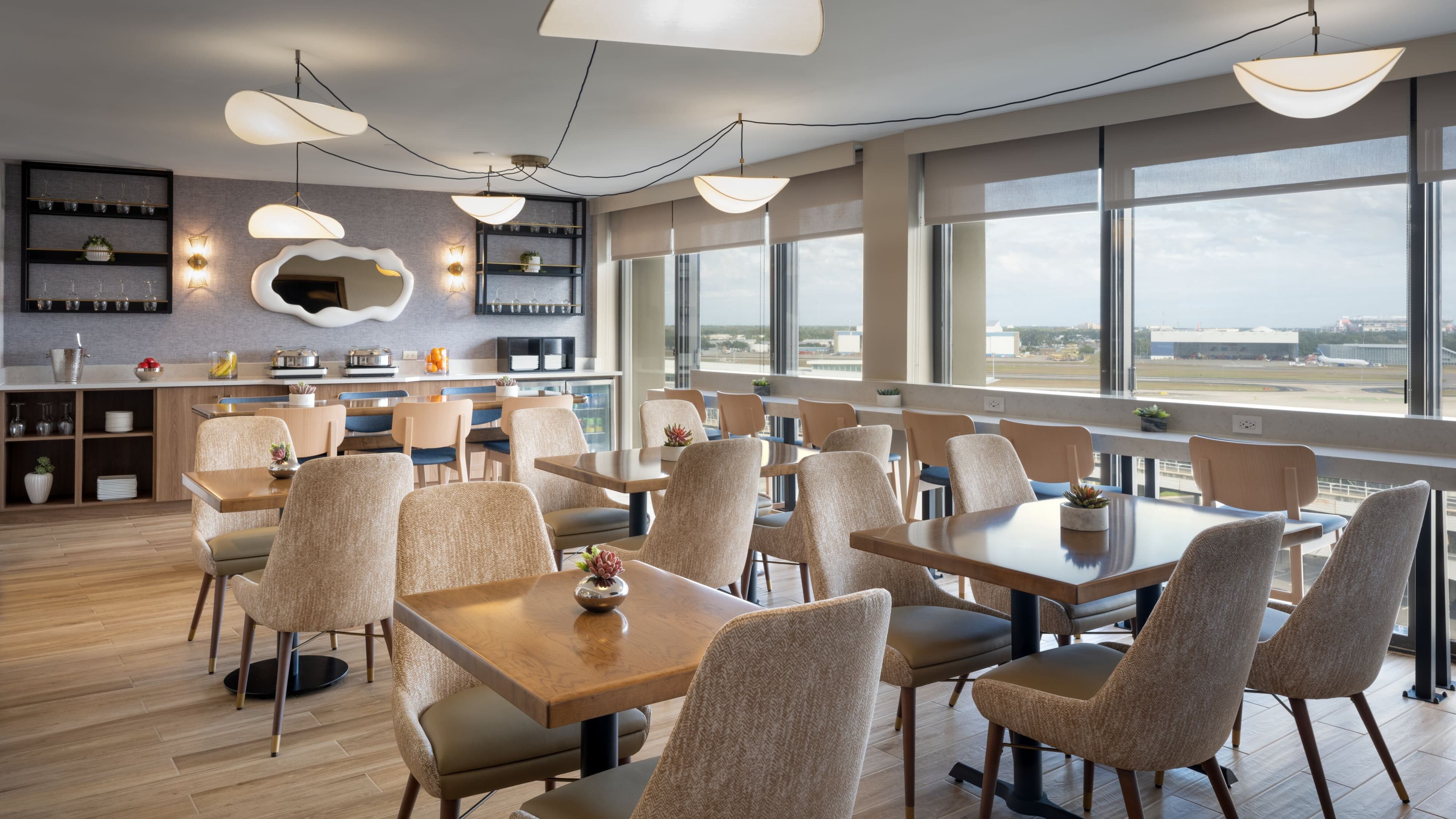 Holiday Inn Express & Suites Tampa Airport — 7