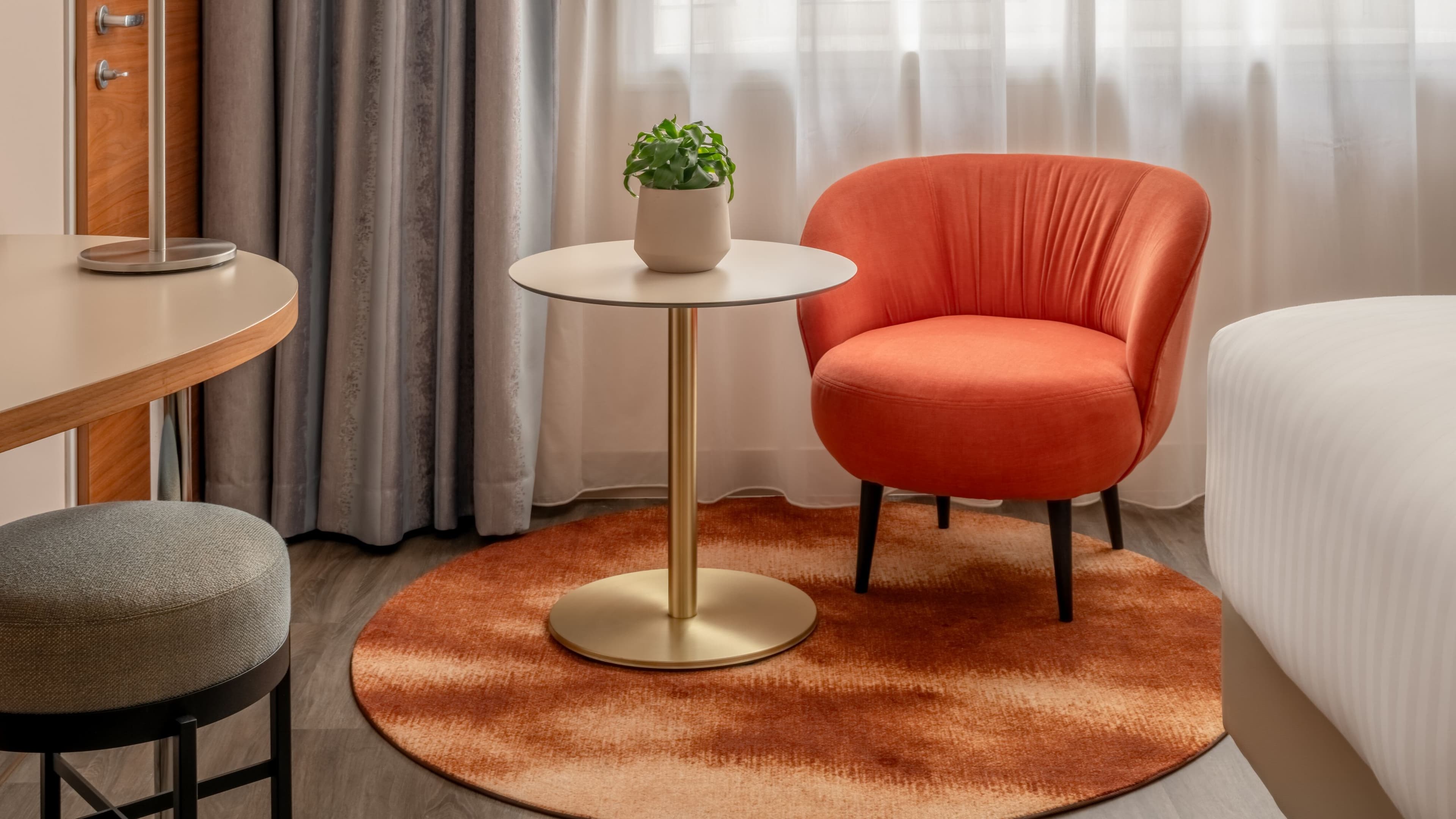 Deluxe Room - Image 5