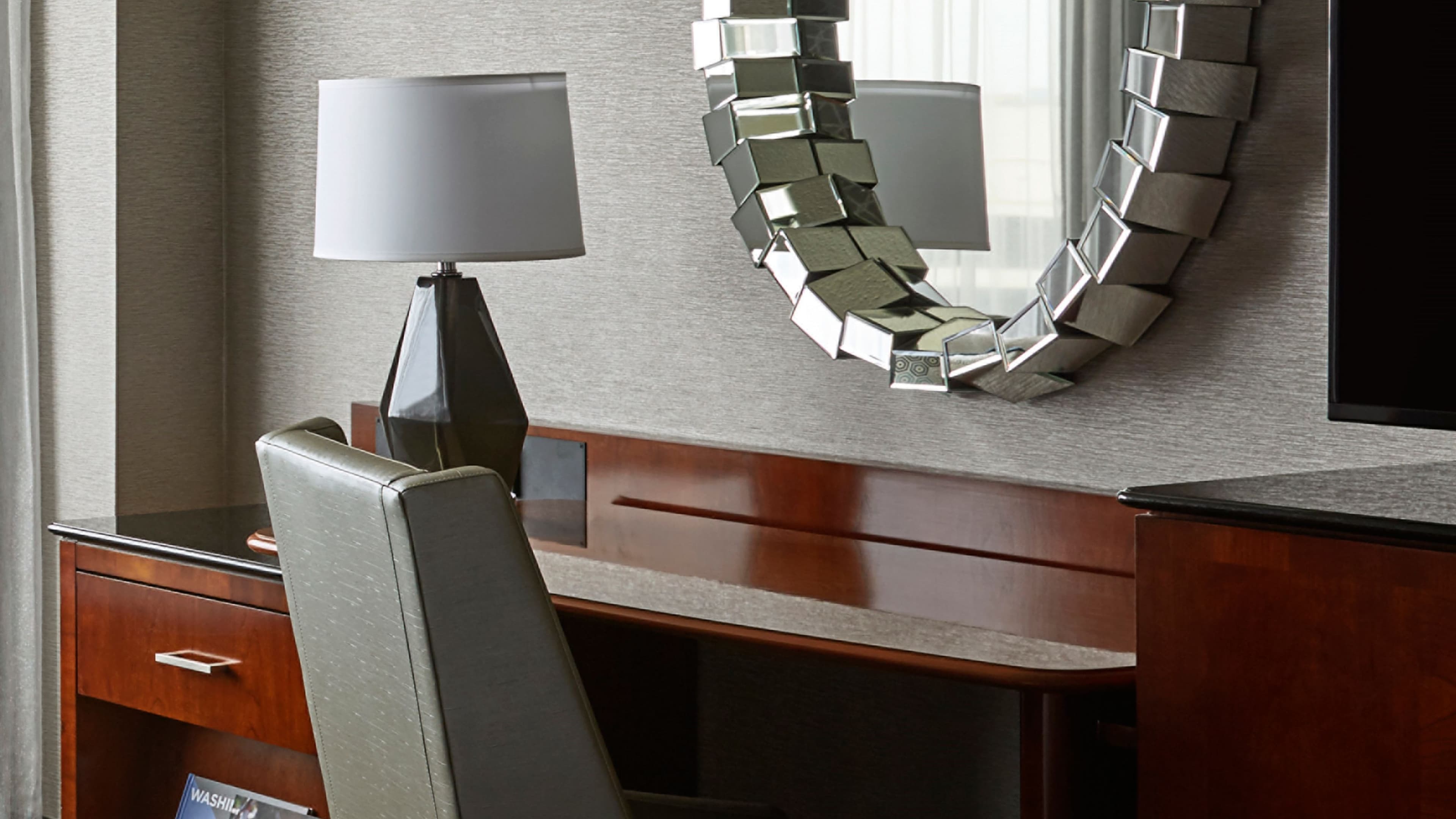 Crystal Gateway Marriott - Image 3
