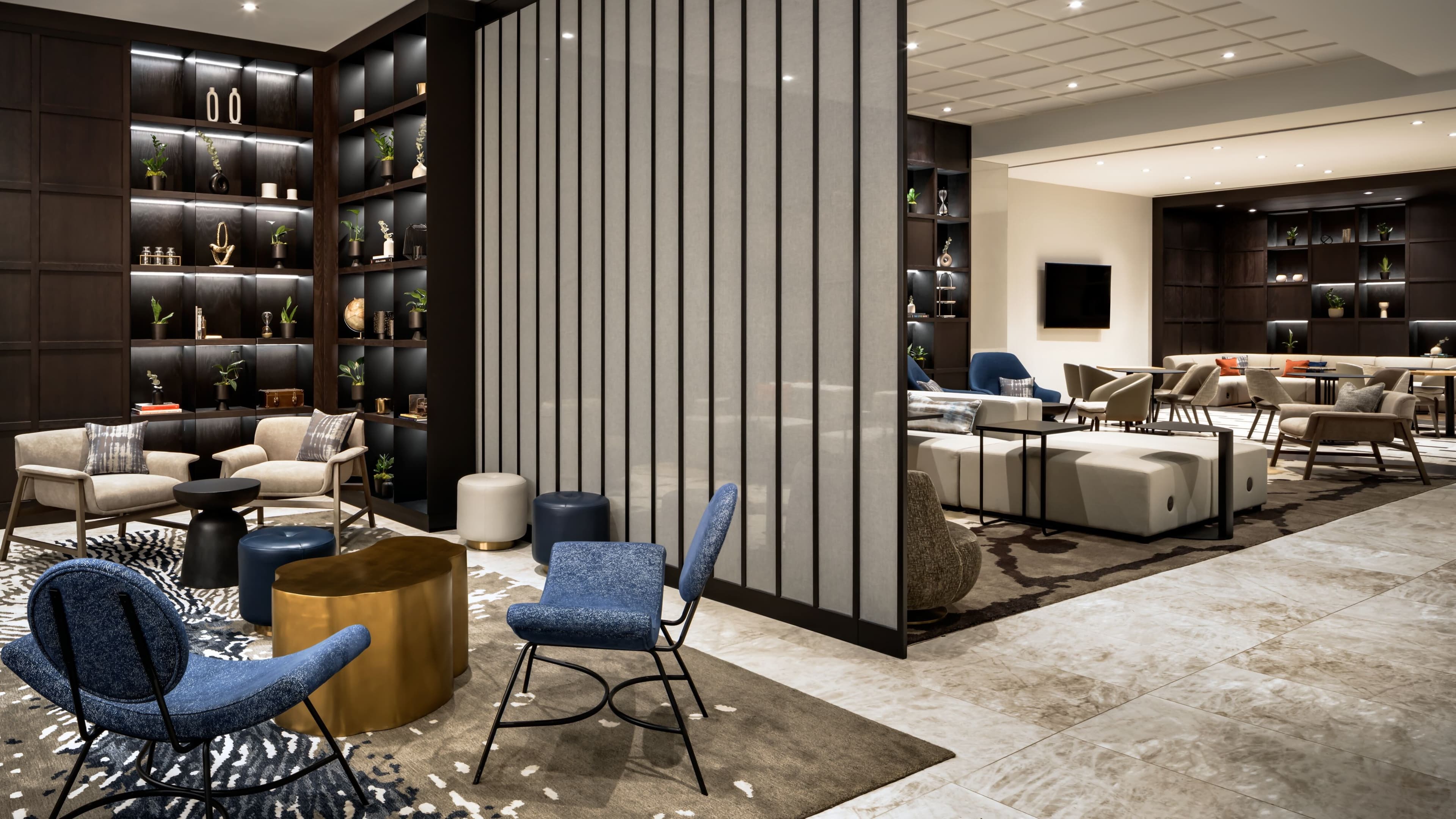 Holiday Inn & Suites Montreal Centre-ville Ouest - Image 5