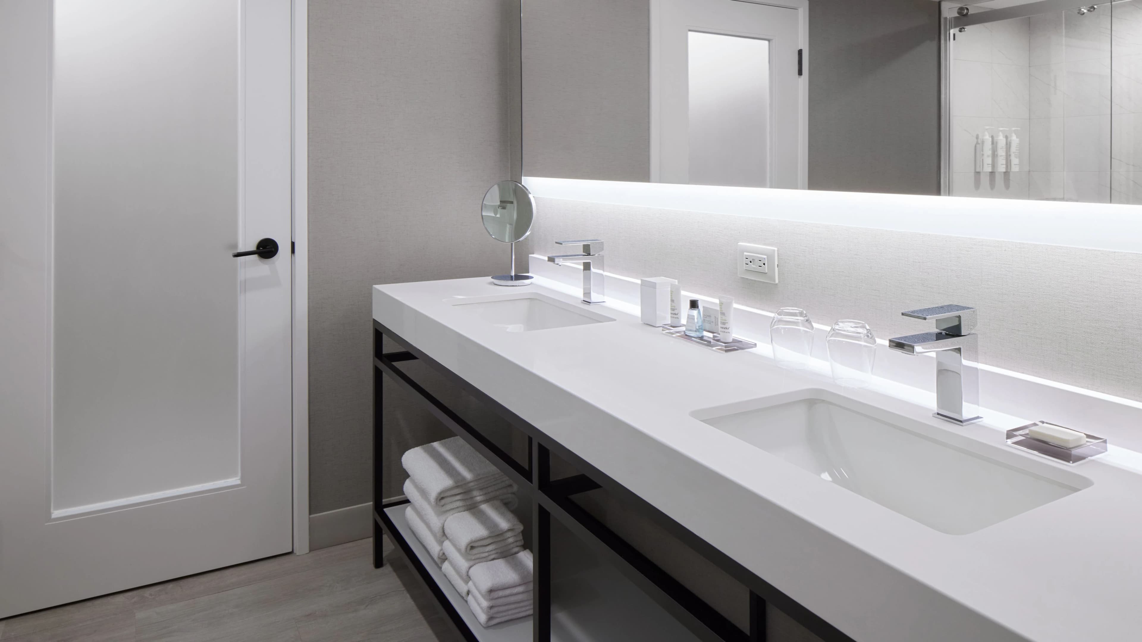 Toronto Airport Marriott Hotel — 33