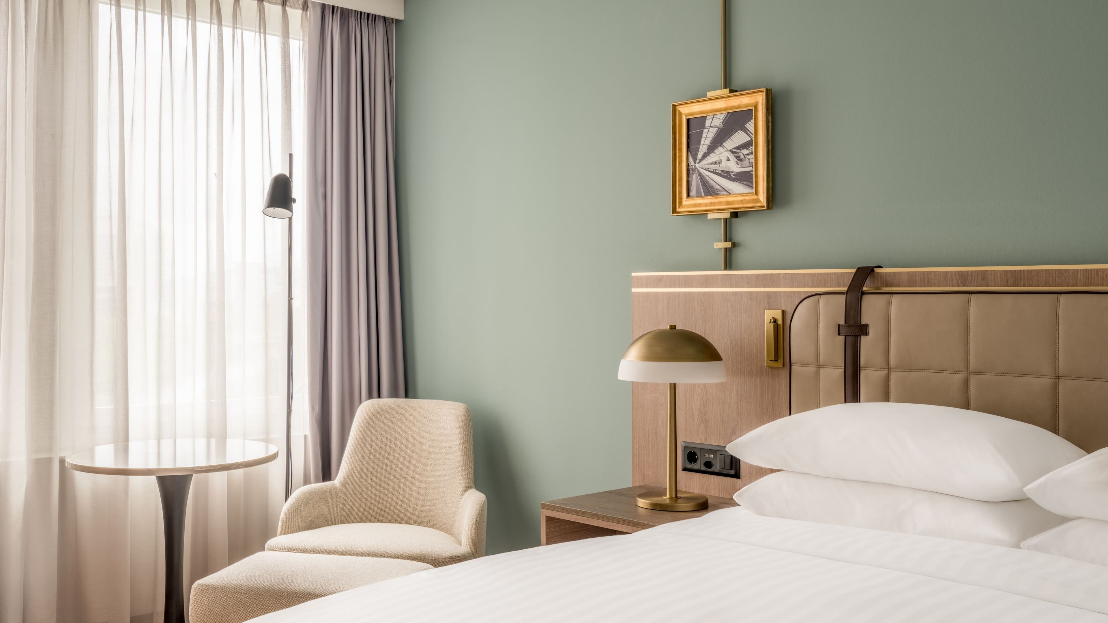Queen Room - Image 1