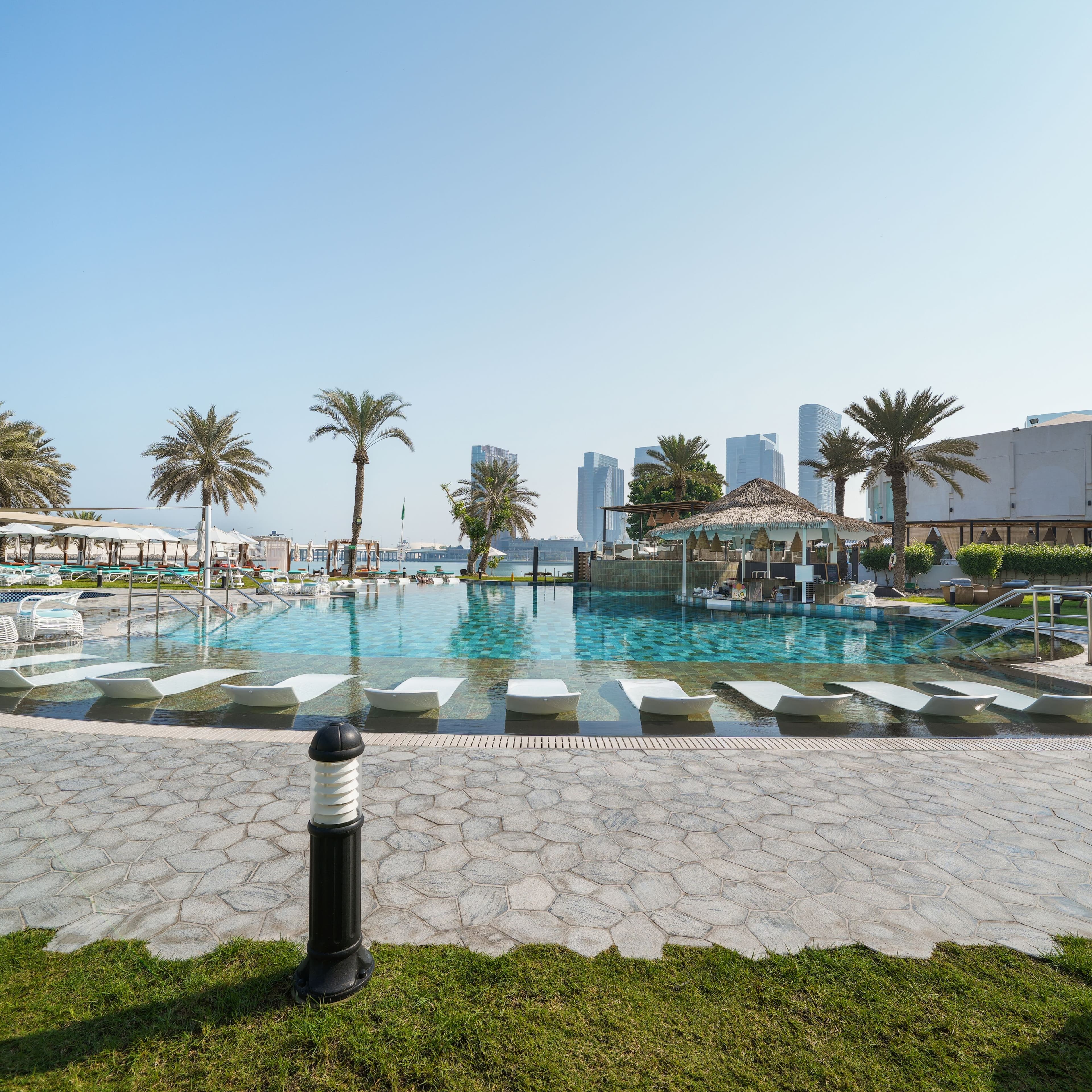 Le Méridien Abu Dhabi - Image 1