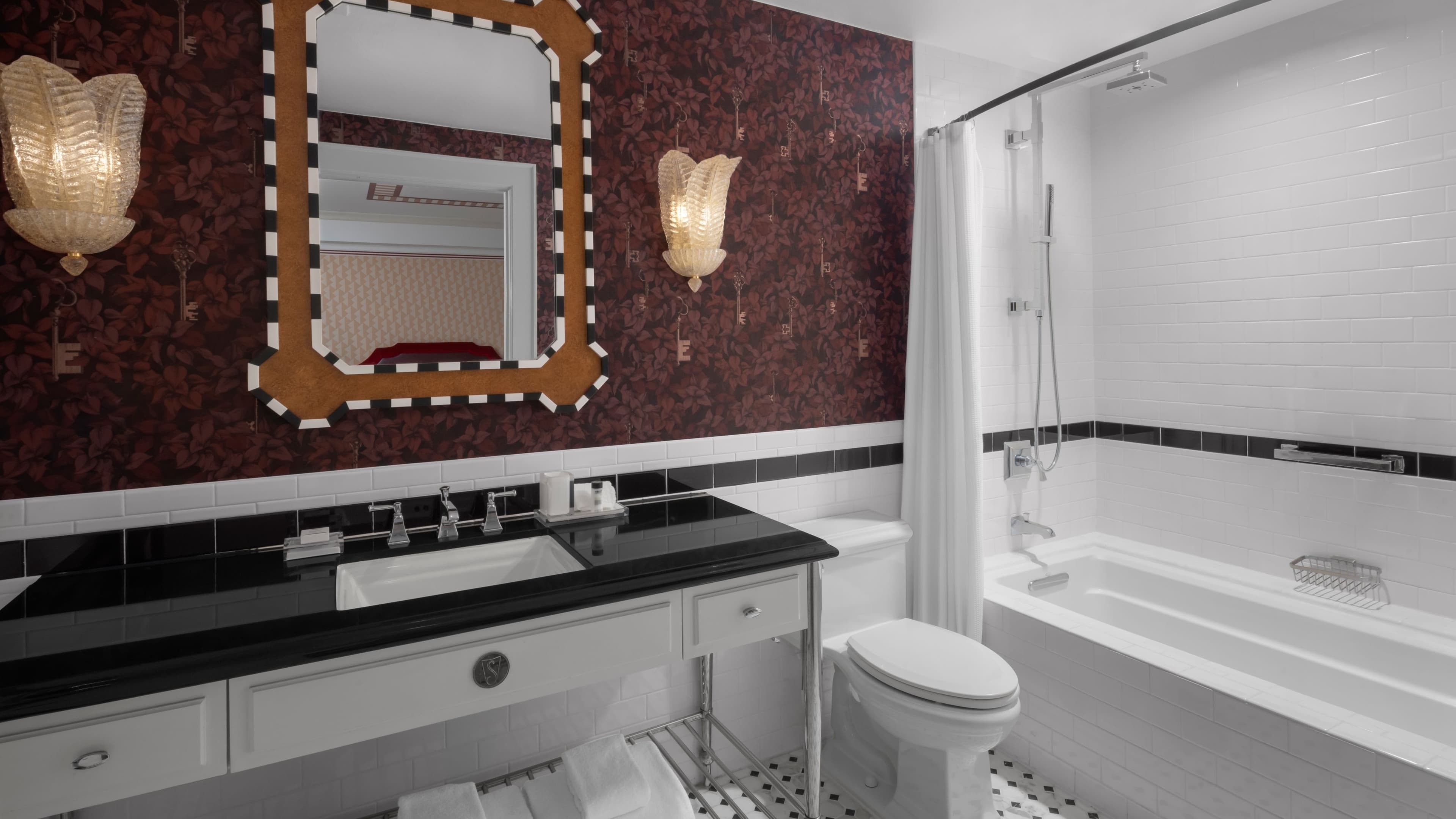 Newly Renovated Deluxe - Image 7