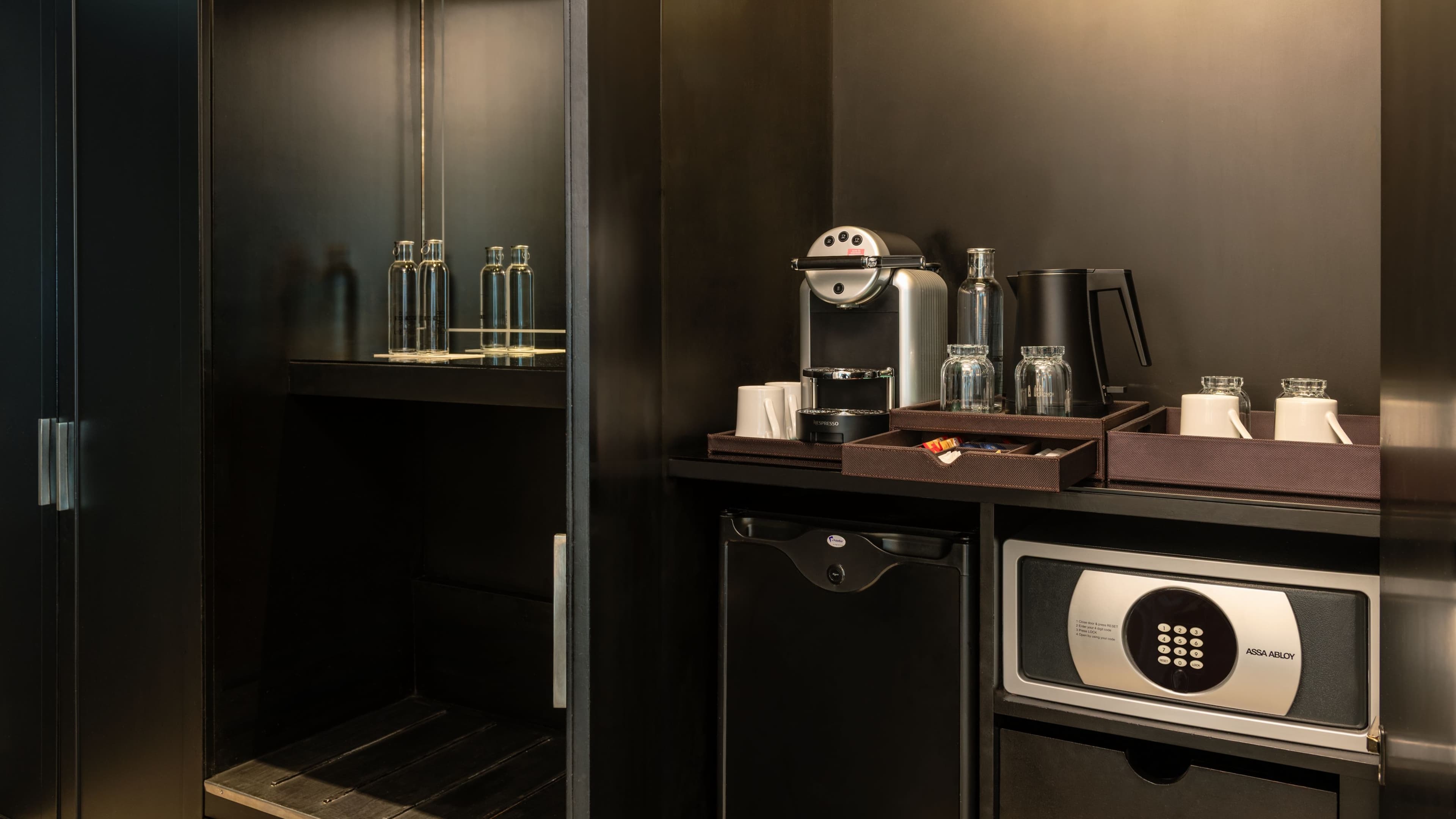 Deluxe Sea View - Image 10