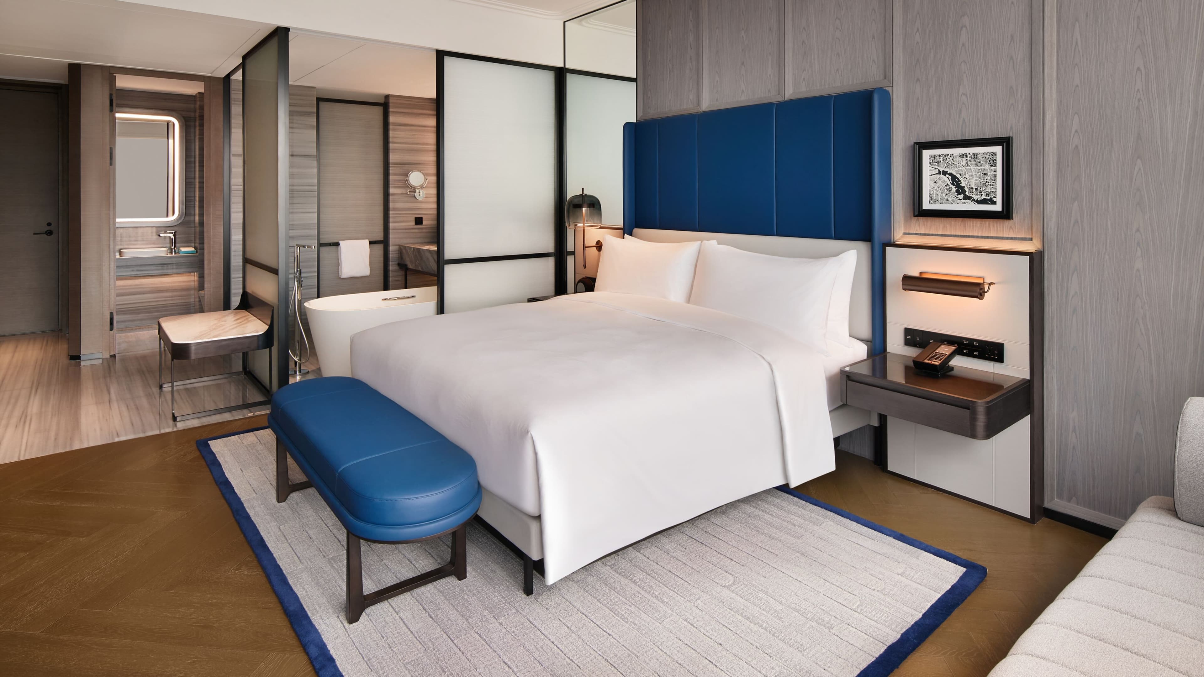 Deluxe City View Room - Image 2