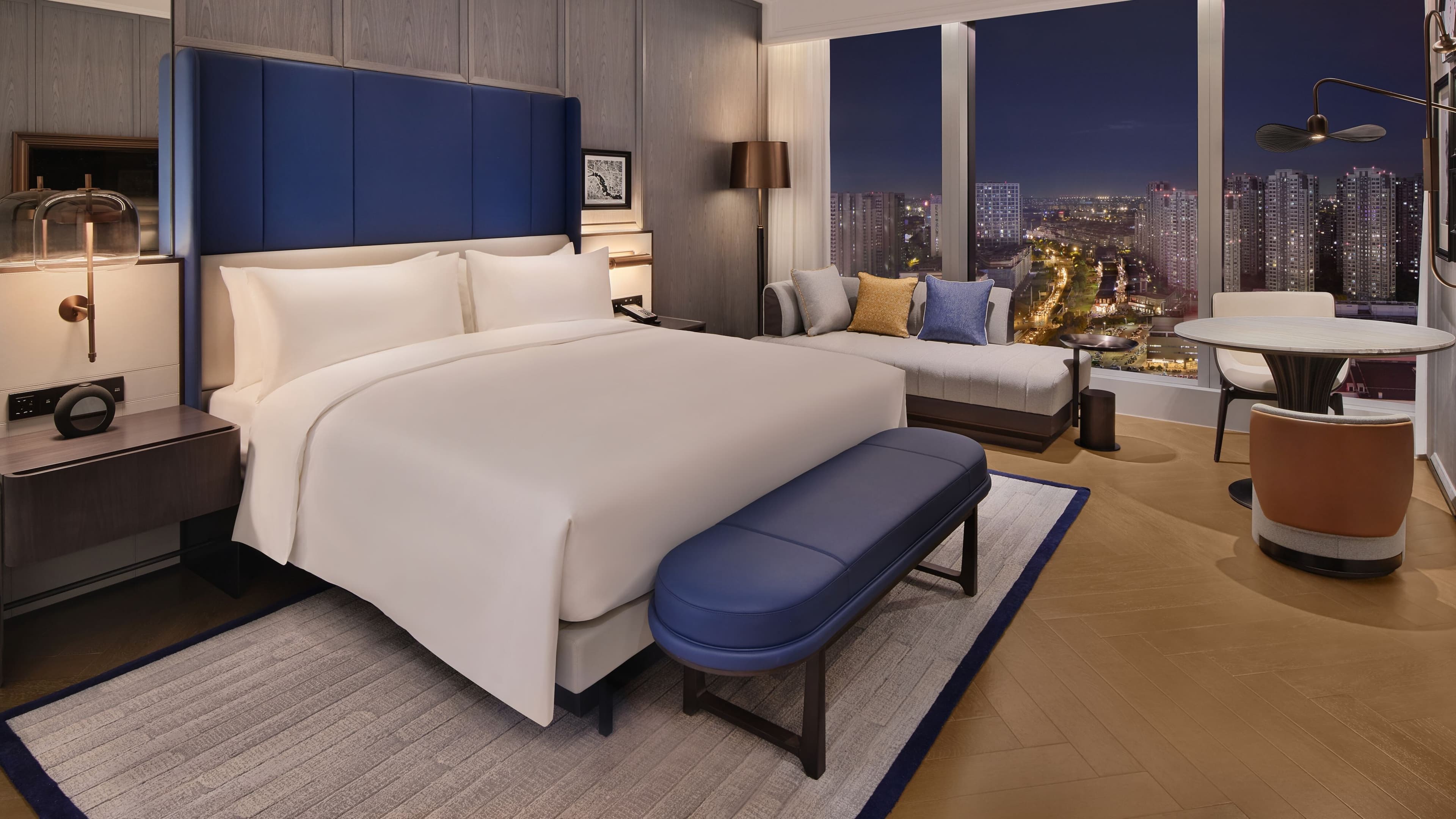 Deluxe City View Room - Image 3