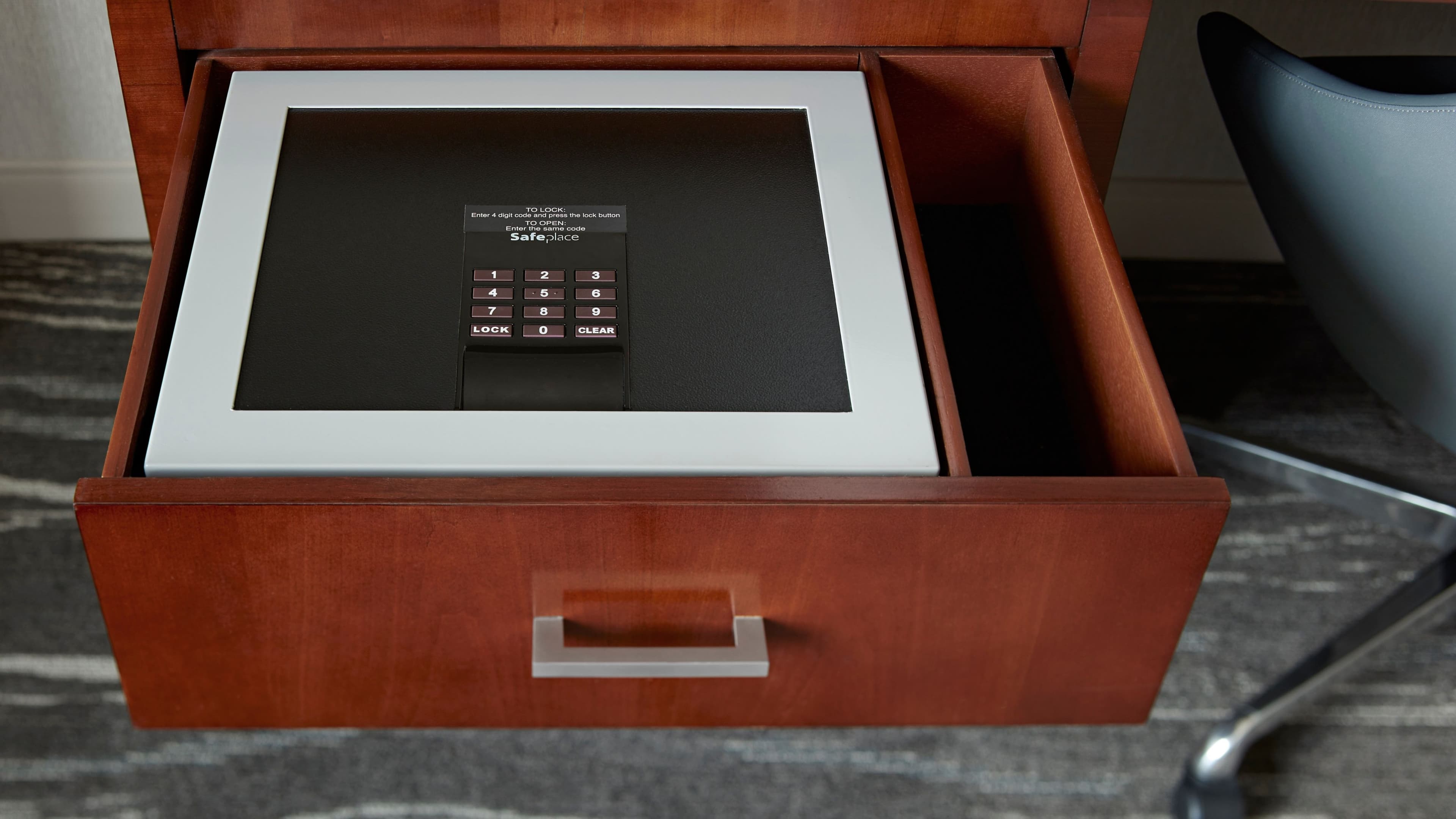 M Club lounge access - Image 3