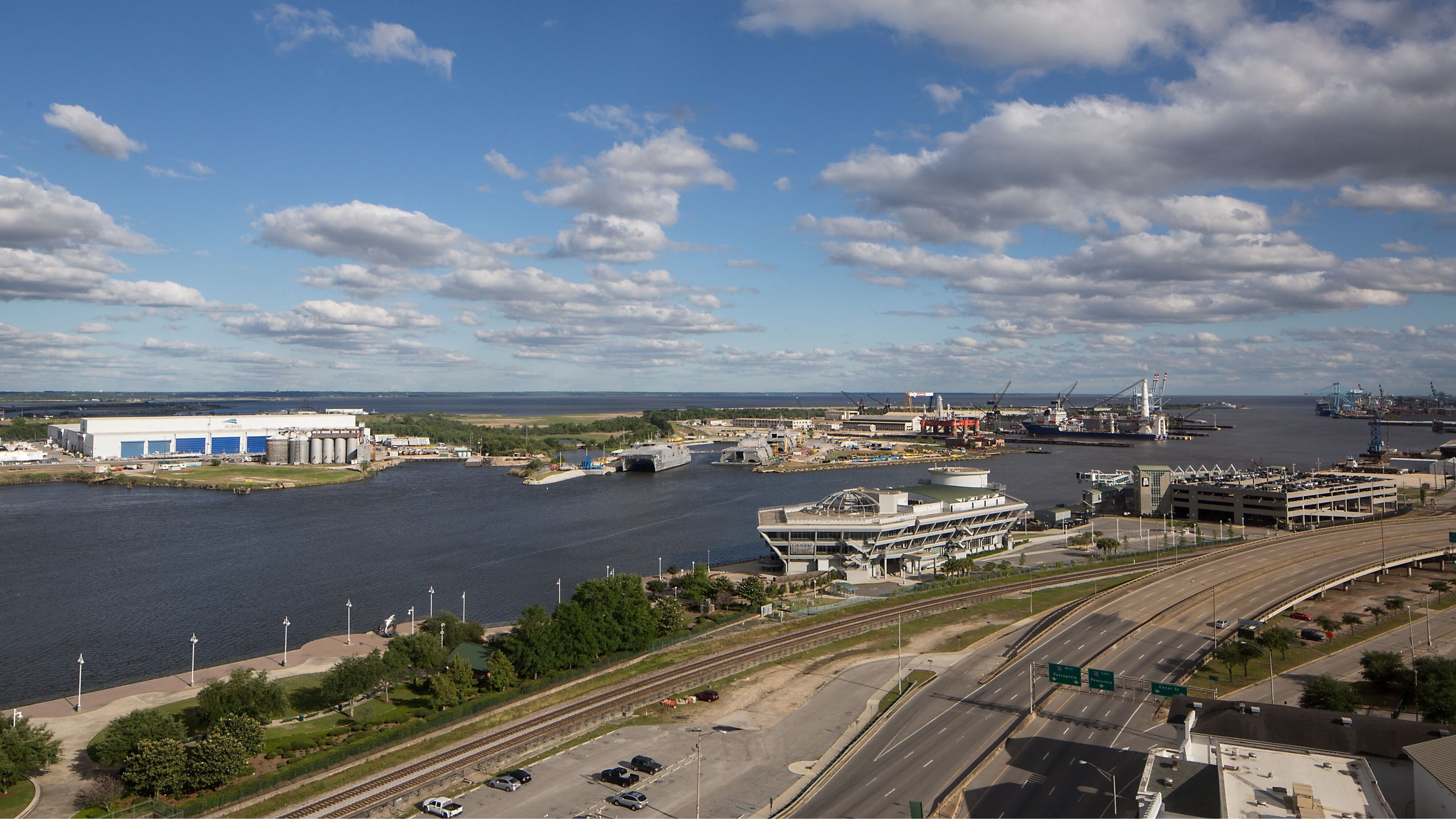 Deluxe Guest room - Image 7